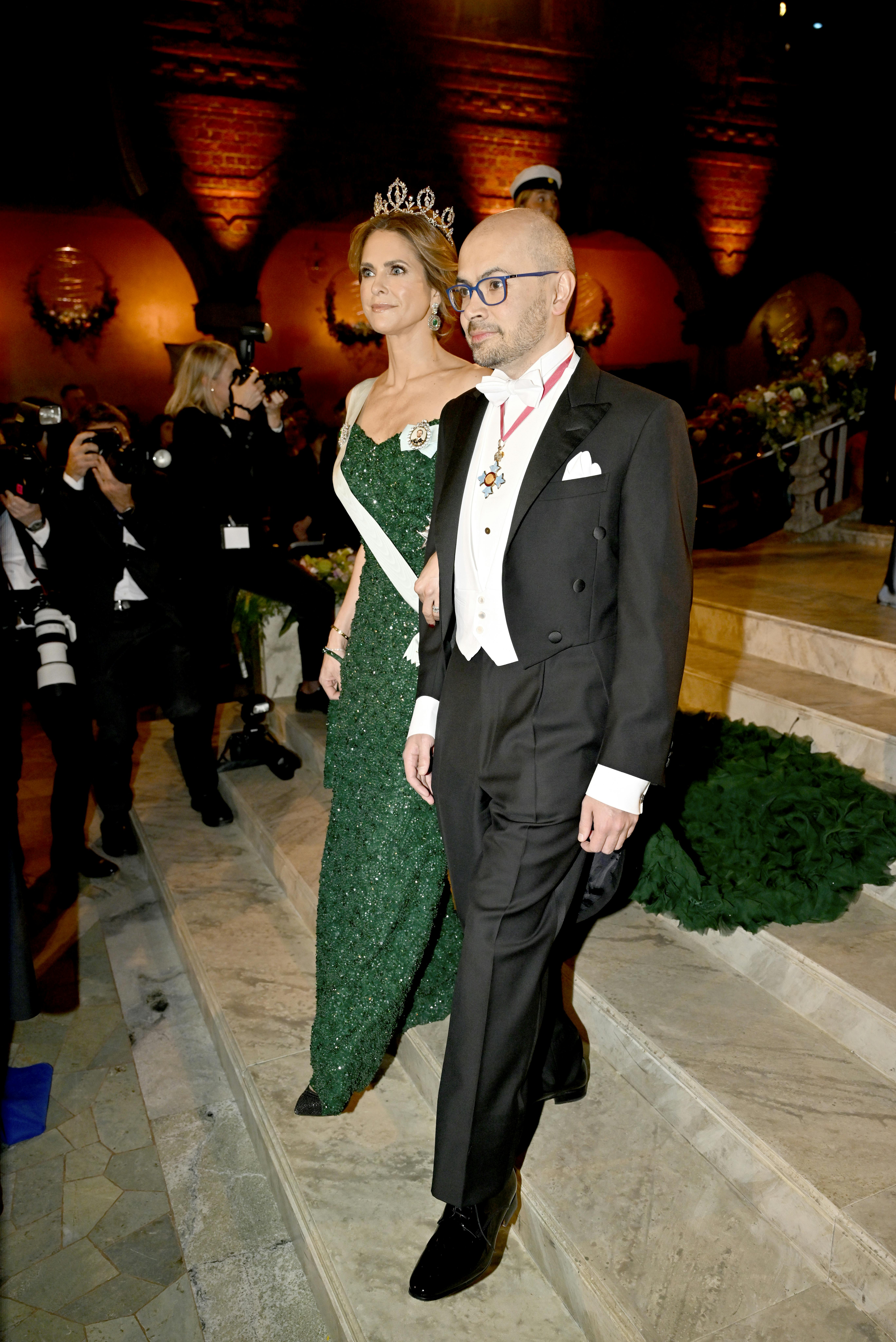 STOCKHOLM, SVERIGE 20241210 Prinsessan Madeleine och Nobelpristagaren i kemi Demis Hassabis under Nobelbanketten i Stadshuset i Stockholm på tisdagen. Foto: Henrik Montgomery / TT / Kod 10060