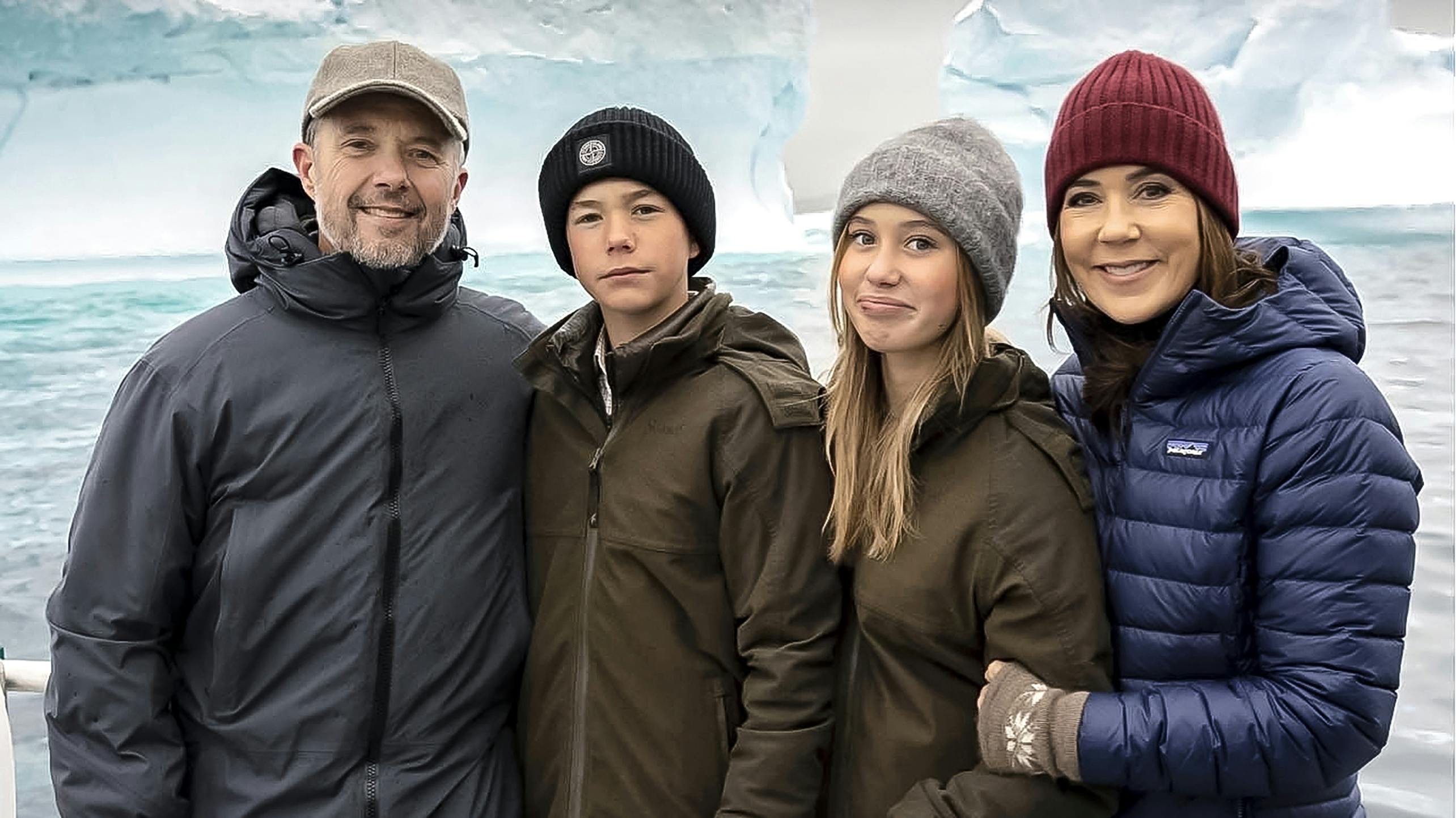 Kong Frederik, prins Vincent, prinsesse Josephine og dronning Mary.