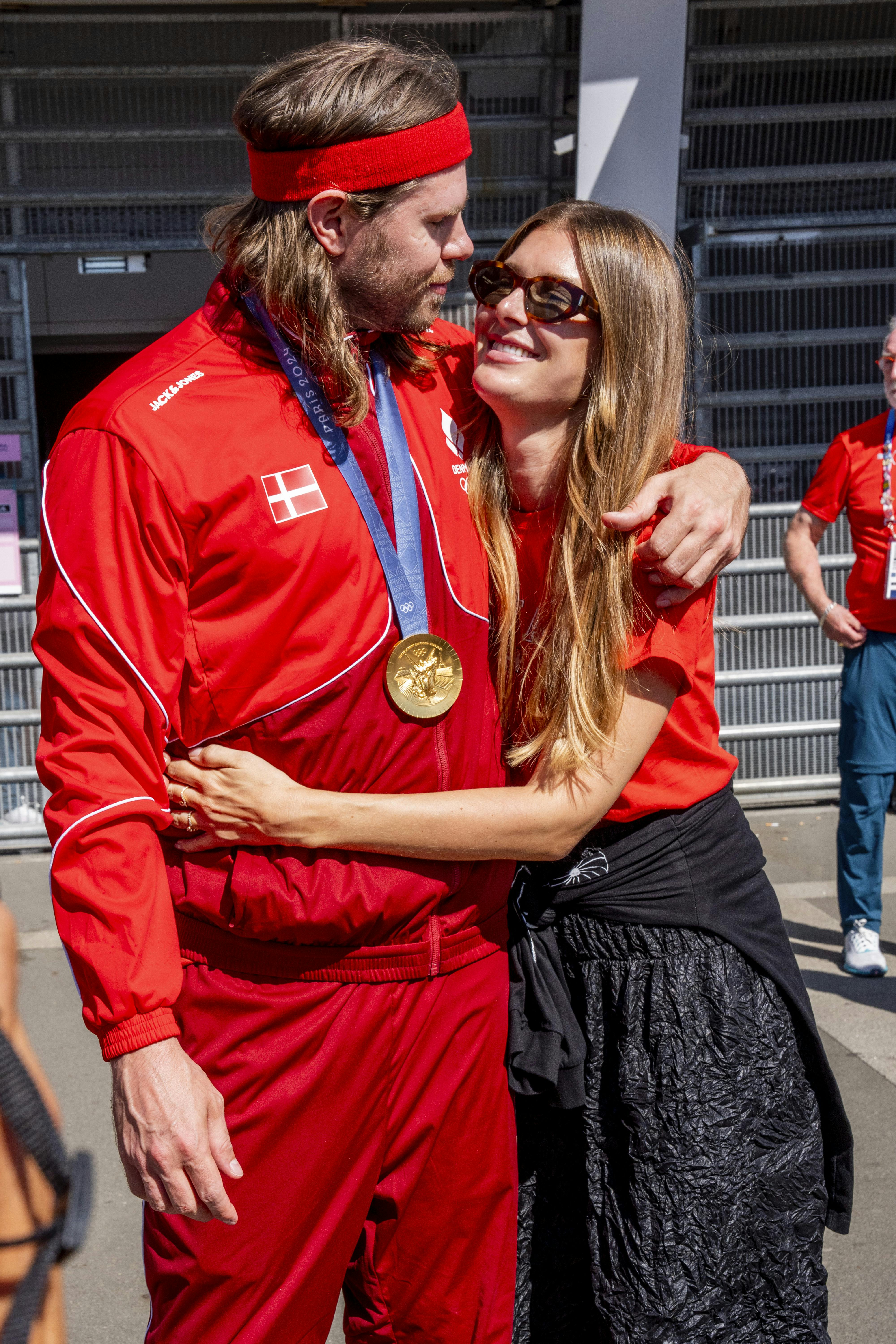 PARIS 2024 - håndbold herrelandsholdet slog Tyskland i OL-finalen og  vandt OL-guld i Lille ved OL i Paris - Kong Frederik var med til festen