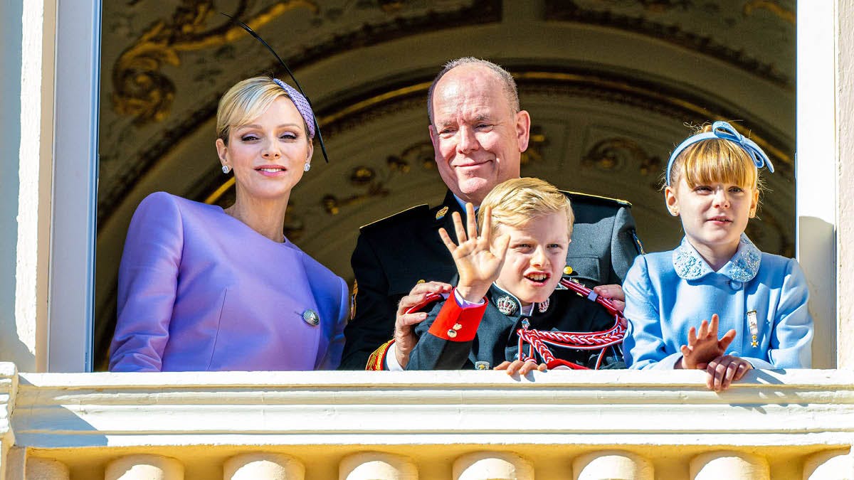 Fyrstinde Charlene, fyrst Albert, kronprins Jacques og prinsesse Gabriella.