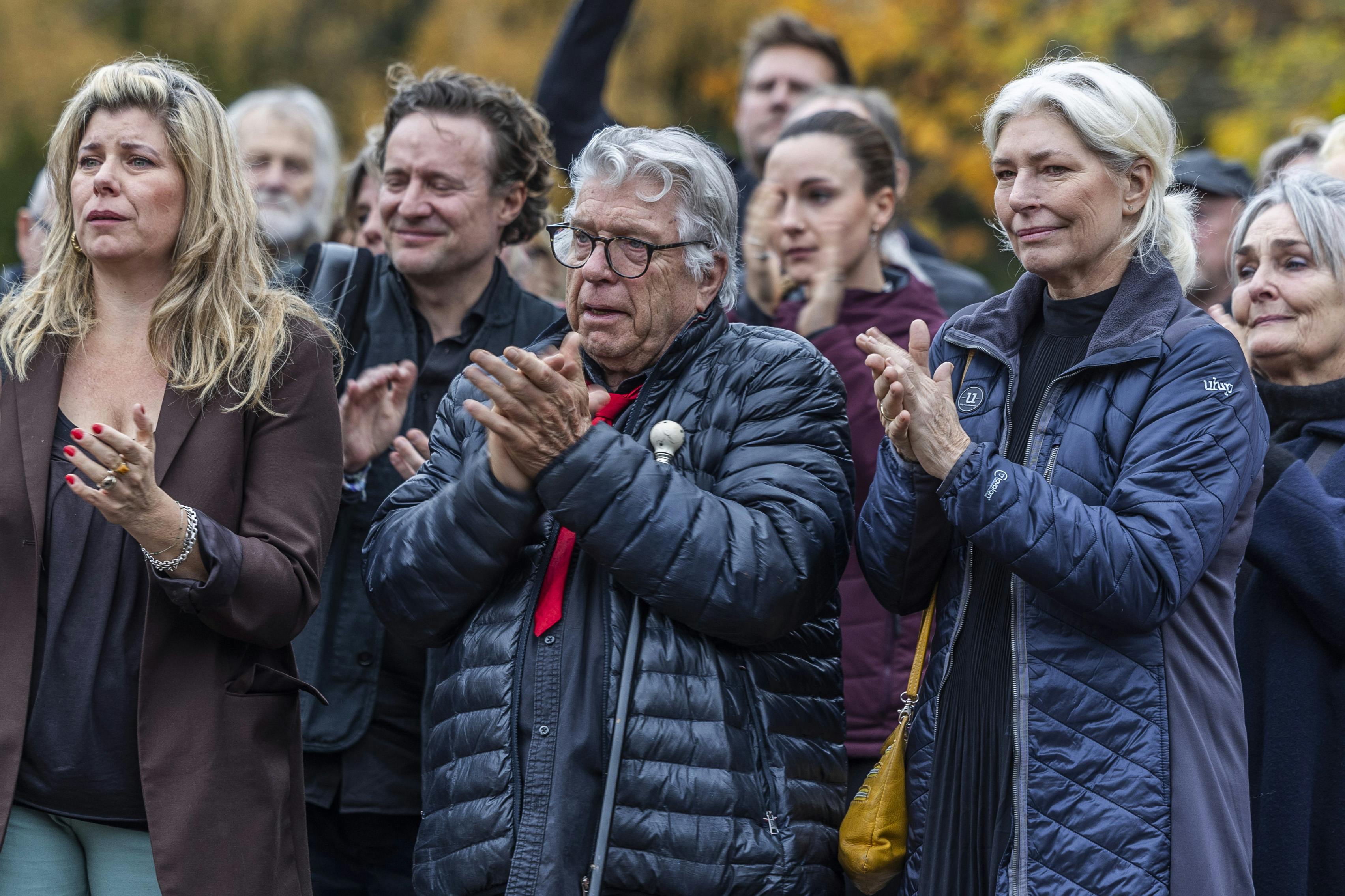 Erik Clausens kiste klappes væk fra Nordre Kapel på Vestre Kirkegård.