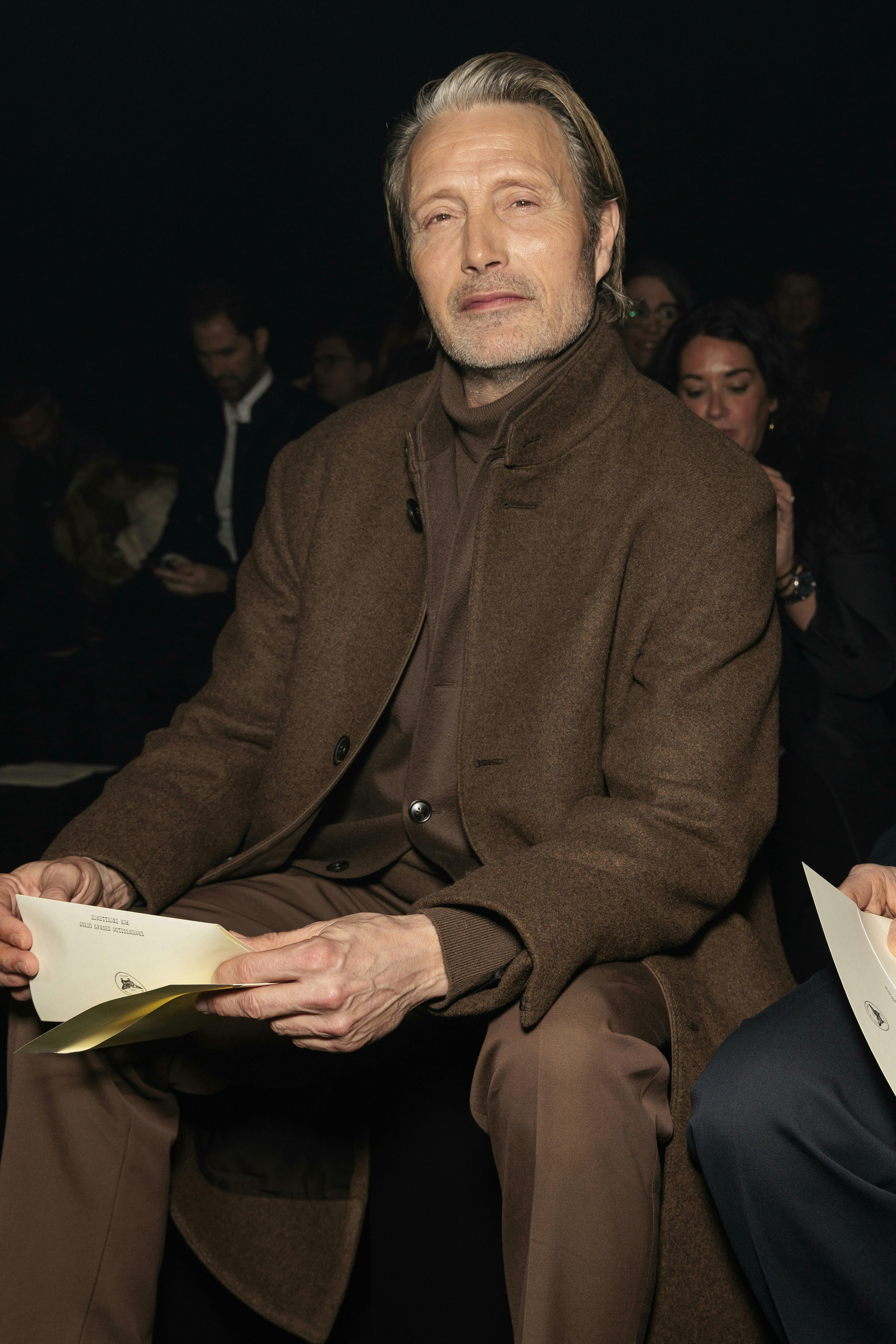 Mads Mikkelsen attends ZEGNA men Fall/Winter 2025-2026 runway during Milan Fashion Week Menswear on January 2025 - Milan, Italy 20/01/2025 Photo by: Ik Aldama/picture-alliance/dpa/AP Images