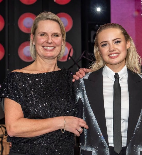 Anna Munch med sin mor Mette.