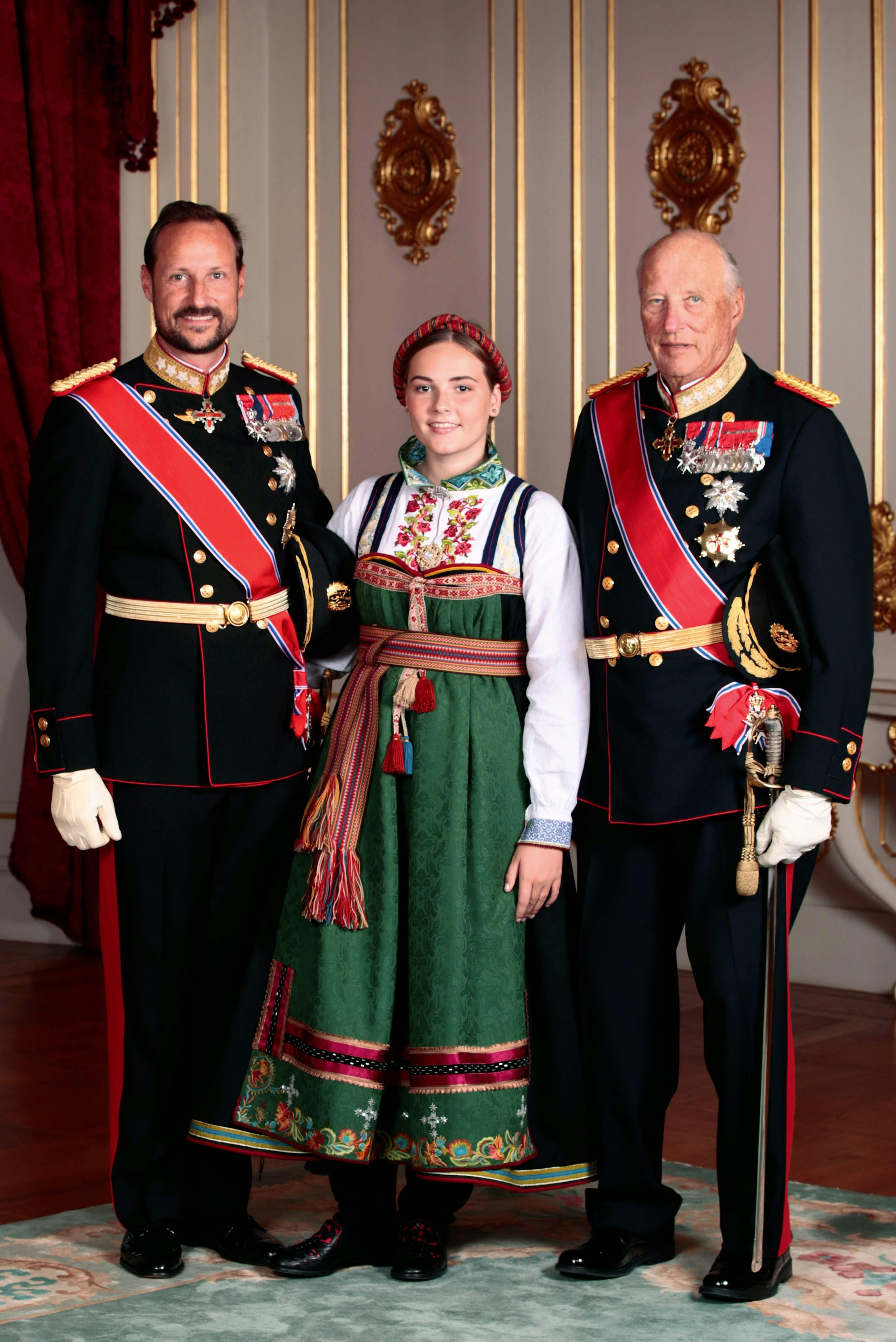 Prinsesse Ingrid Alexandra med den bunad, hun fik i konfirmationsgave i 2019.