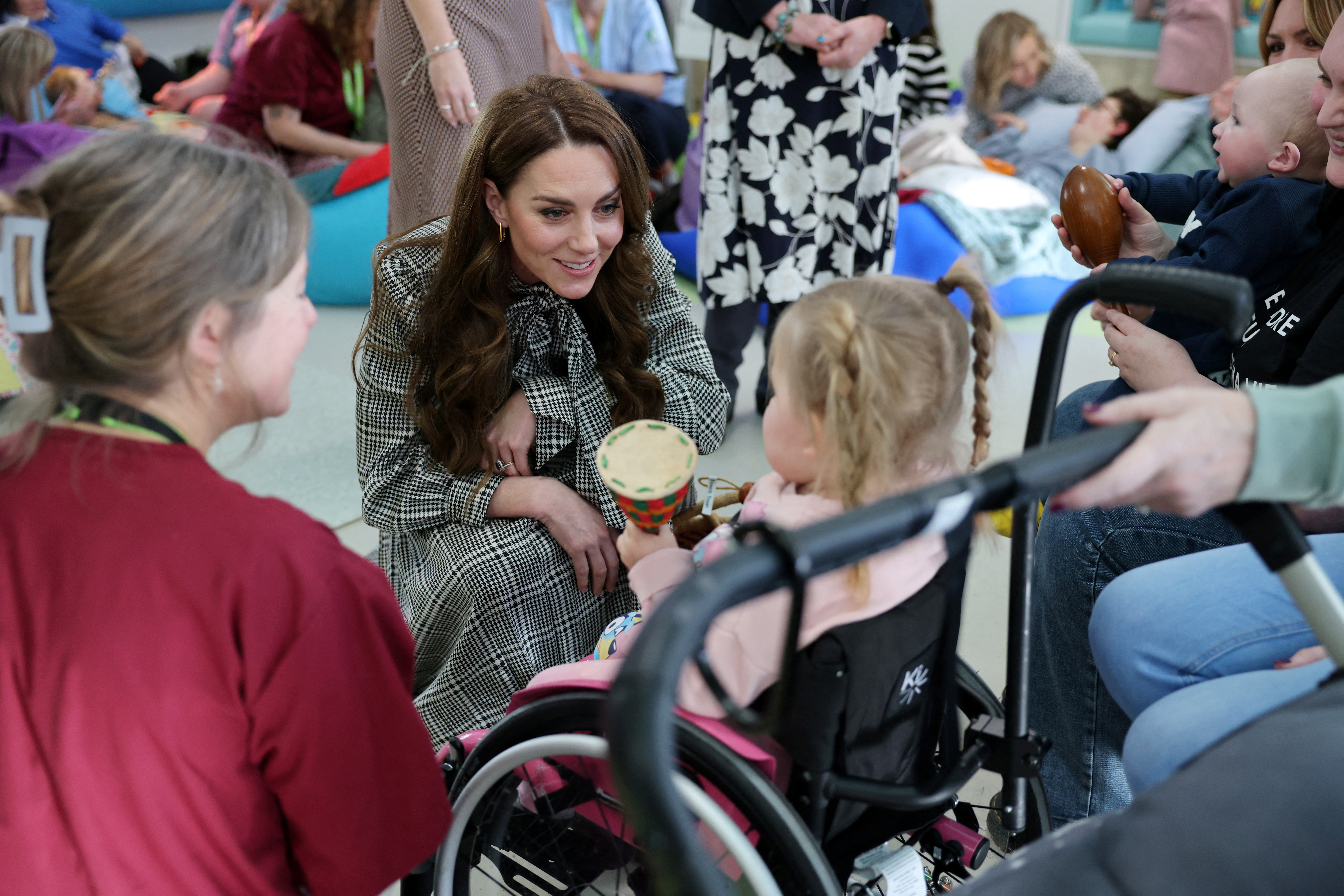 Prinsesse Kate snakkede med treårige Dani-Rae.