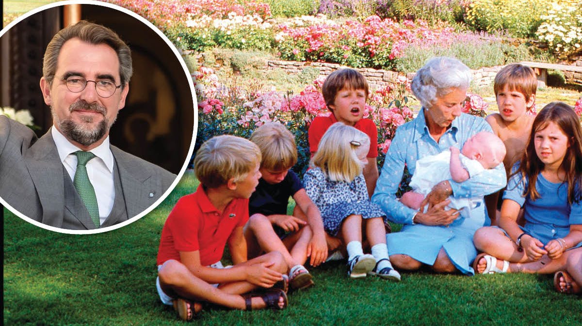 Dronning Ingrid omgivet af børnebørn på Graasten Slot i 1970'erne. Indsat: Prins Nikolaos. 