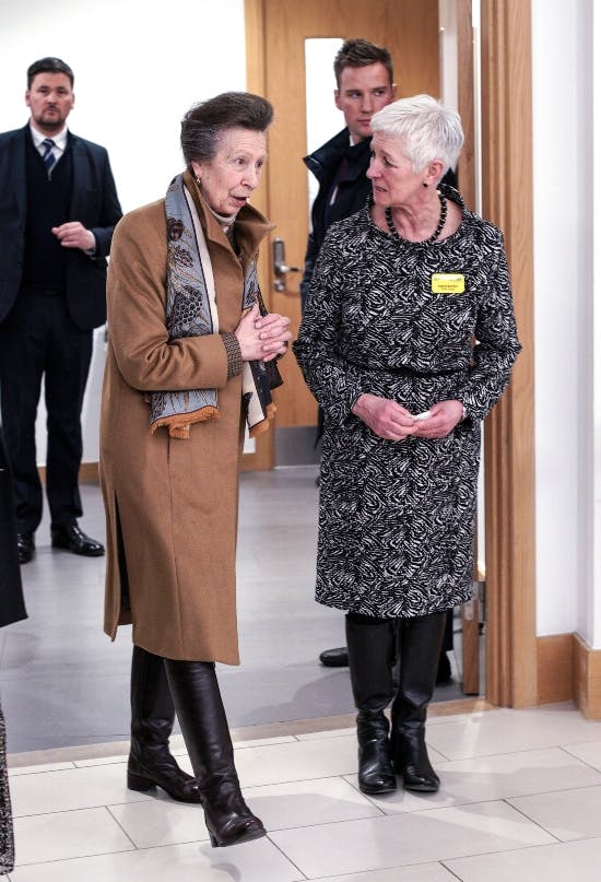 Prinsesse Anne besøger hospitalet, hvor hun var indlagt sidste sommer.