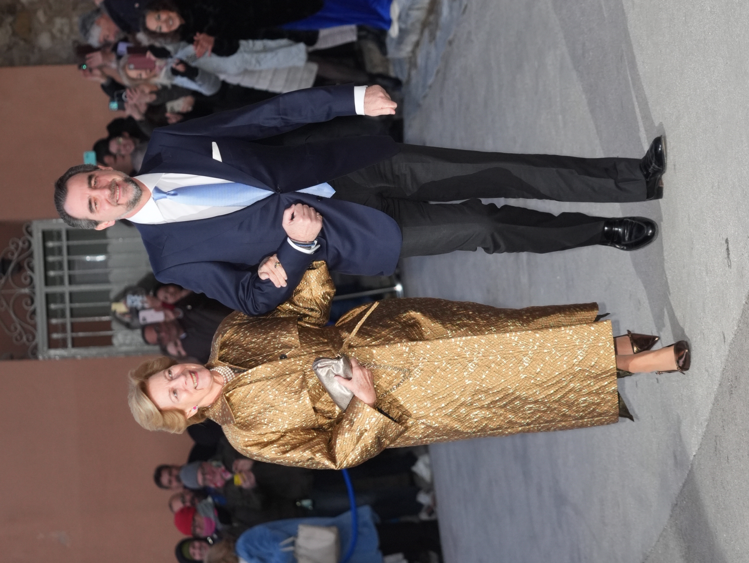 Dronning Anne-Marie med sin søn brudgommen Nikolaos de Grece