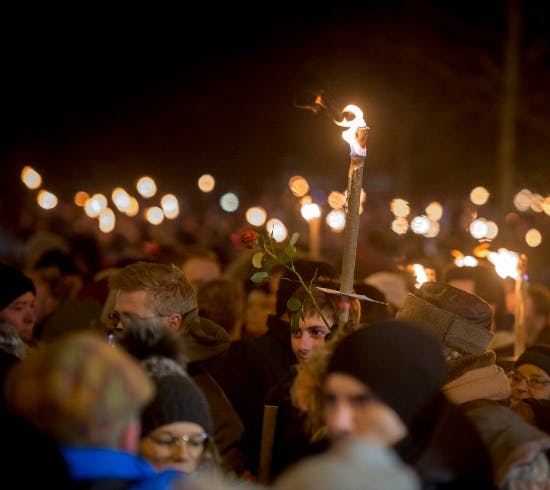 Mindehøjtidelighed efter terrorhandlingen i 2015.