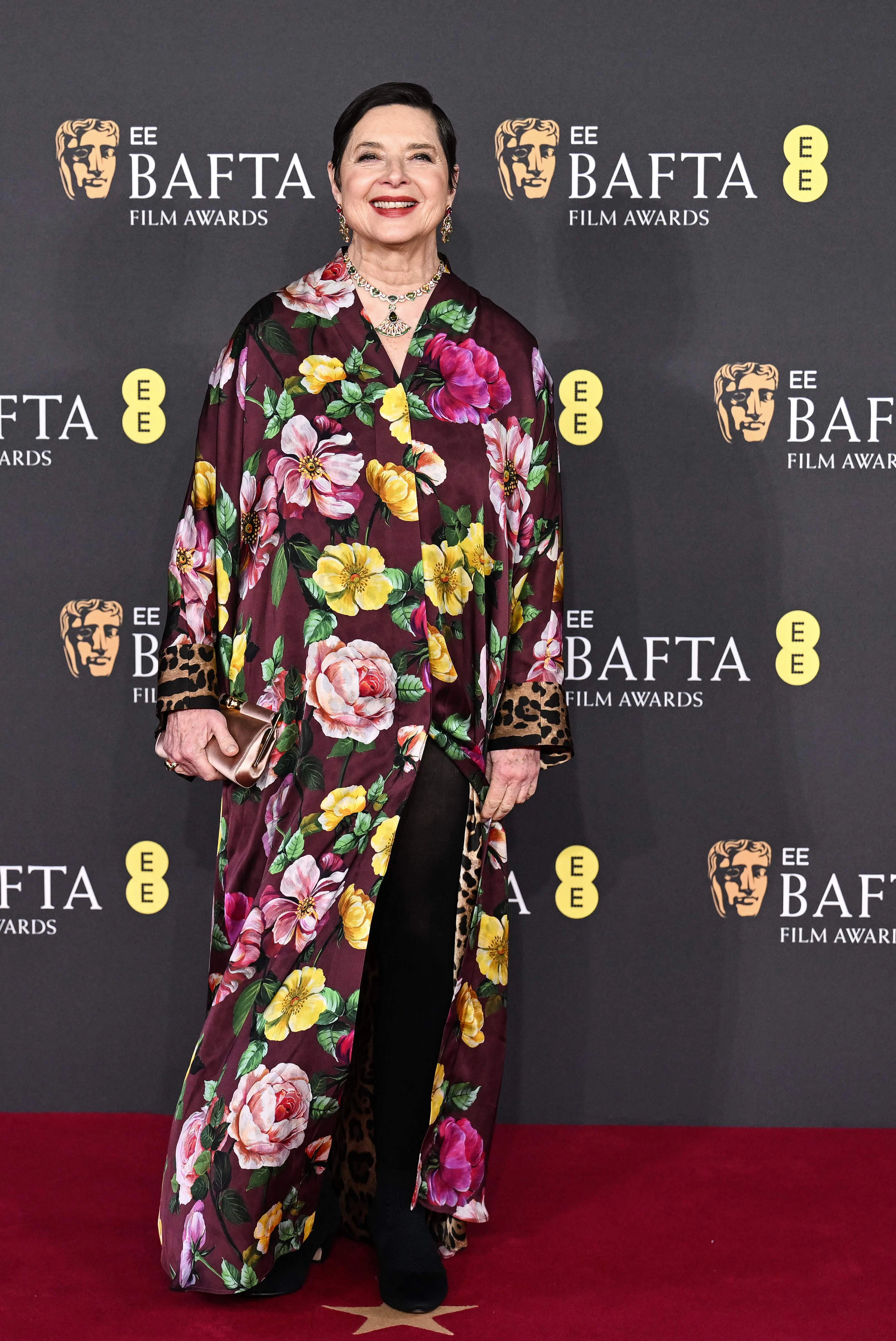 Glitter og glamour: Se filmstjernerne på rød løber til BAFTA 2025 ...