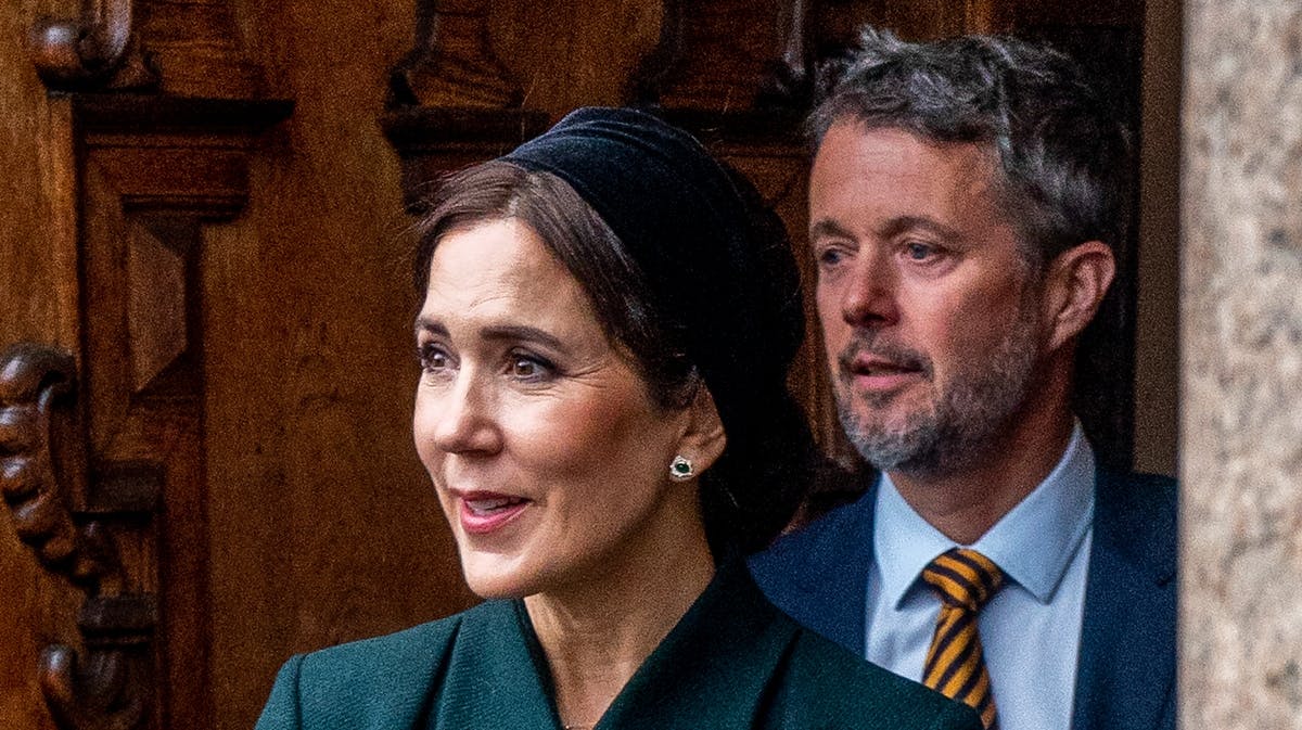 Dronning Mary og kong Frederik ved gudstjenesten for Ukraine i 2023. 