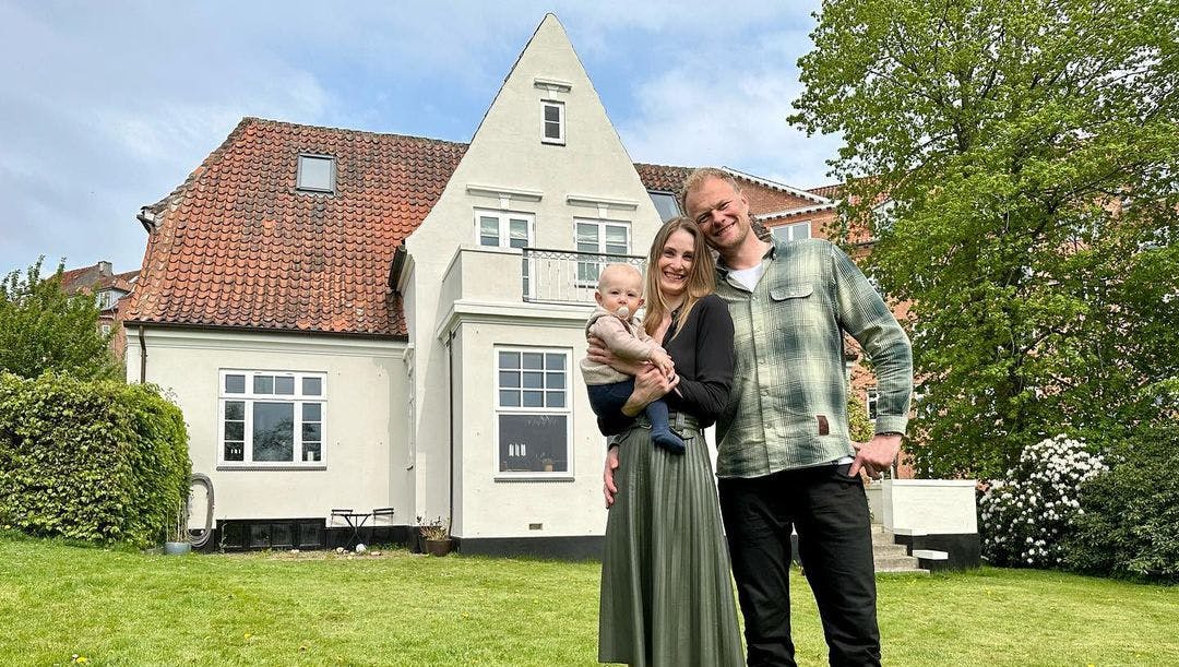 Christian Degn og kæresten Trine har købt hus i Randers. Disse fotos er delt på IG, og BB har fået lov at bringe dem.