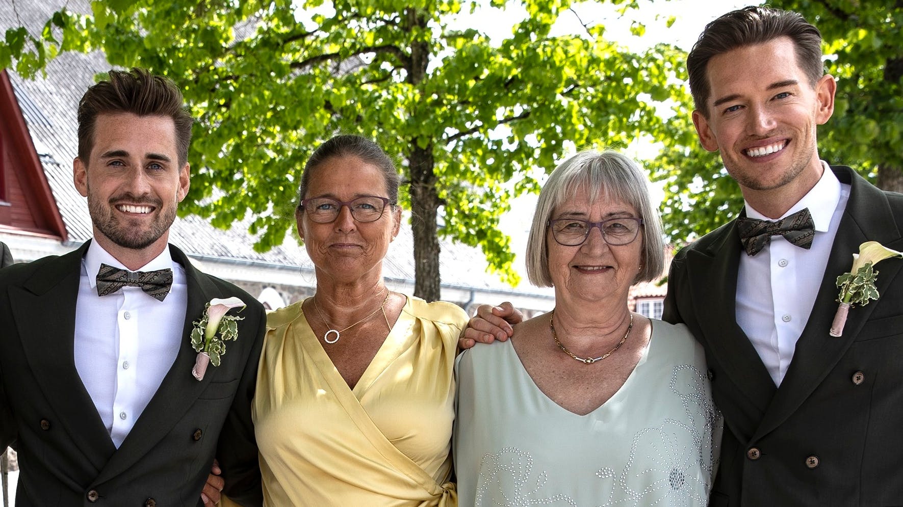 Frederik Haun og mor Britta og Morten Kjeldgaard og mor Inge-Lise.