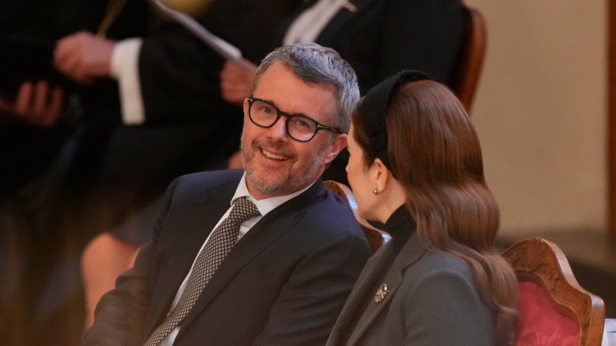 Kongeparret til gudstjeneste i anledning af årsdagen for invasionen i Ukraine i Holmens Kirke i København.