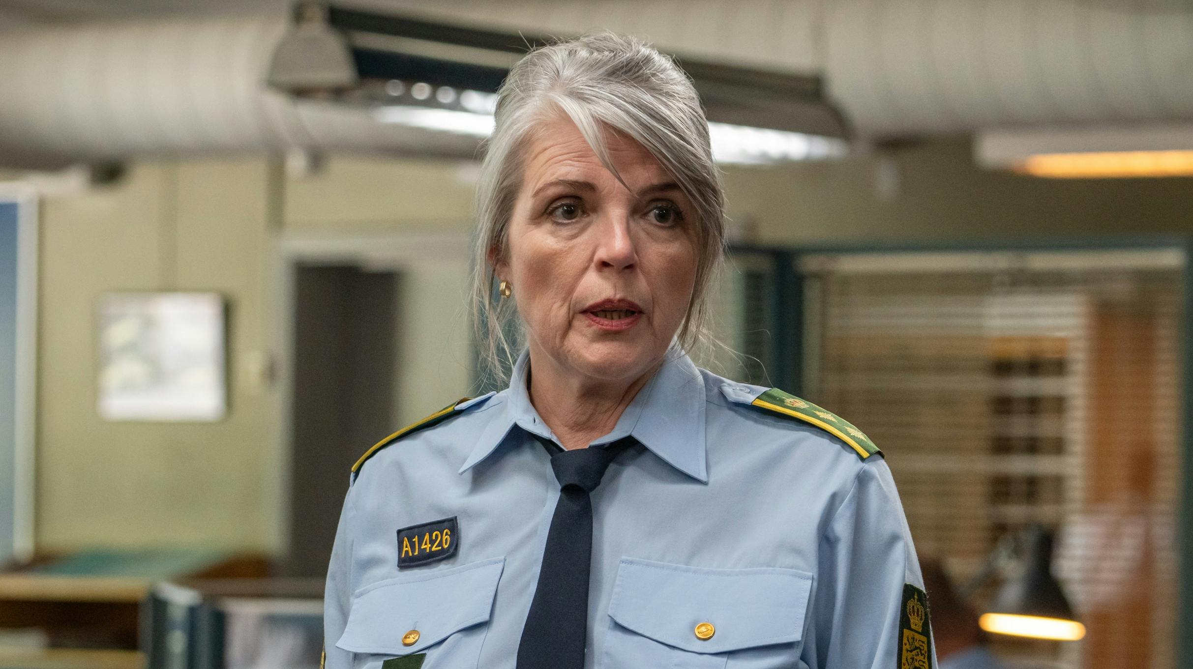 Lotte Andersen som Hanegaard i "Sommerdahl".