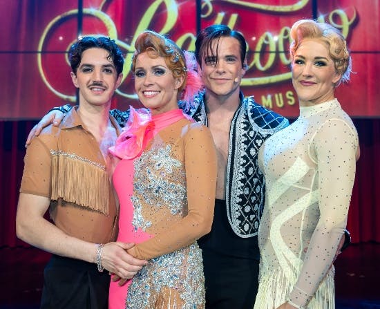 Eugen Miu, Karine Frimodt, Silas Holst og Camilla Dalsgaard i Strictly Ballroom.