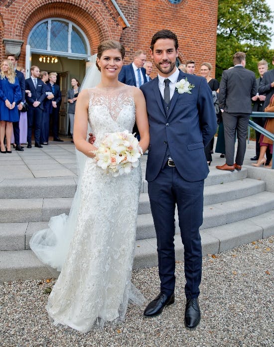 Lotte Friis og Christoffer Schnack Ringø ved deres bryllup i 2020.