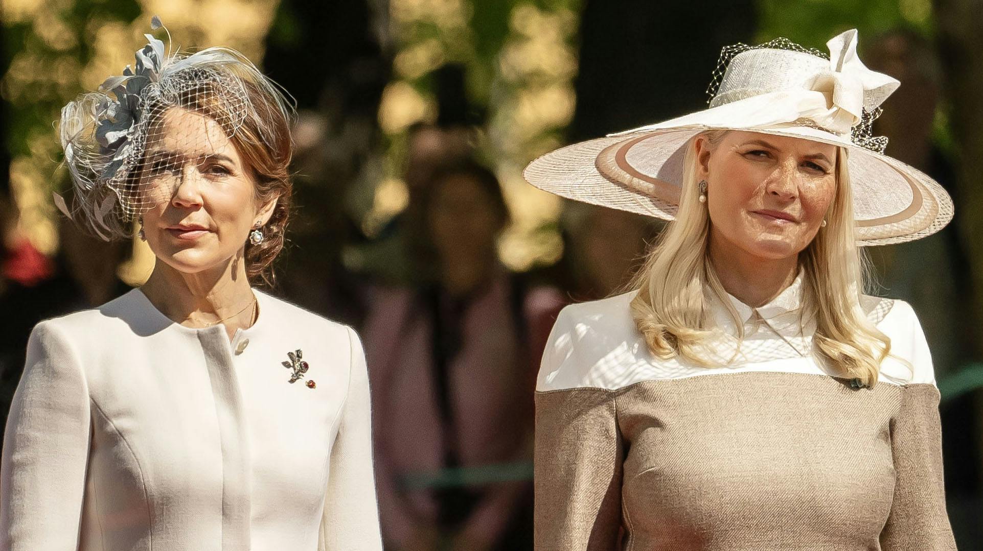 Dronning Mary og kronprinsesse Mette-Marit. 