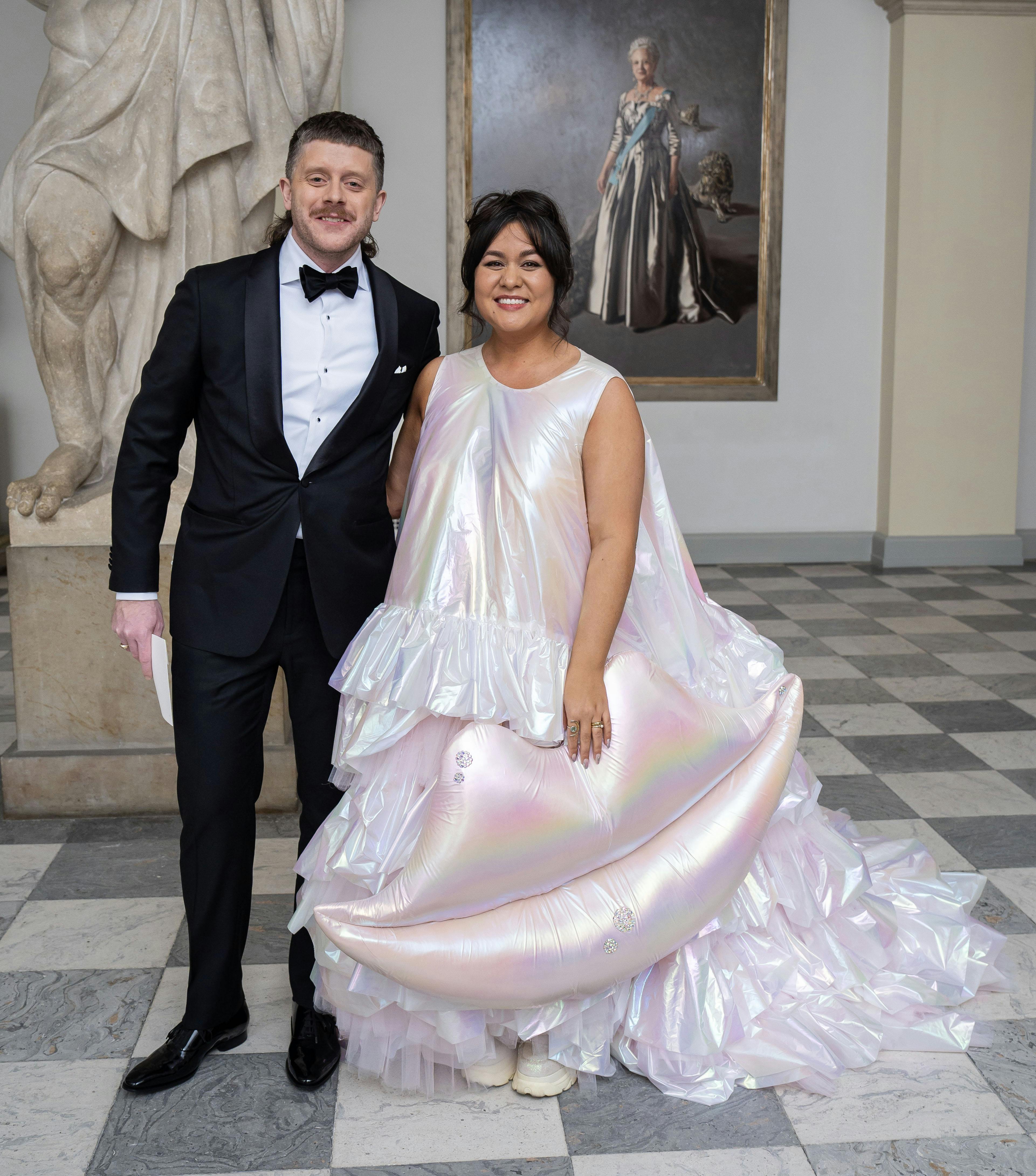 OPGAVE: Kongeparret  afholder Aftenselskab for kunst og kultur. POOL 1 A Ankomster i Drabantsalen.STED: Christiansborg slot JOURNALIST: Marianne Singer, Ulrik Ulriksen, Jan KörnerFOTOGRAF: © Hanne Juul/ Aller Foto & VideoDATO: 20250228