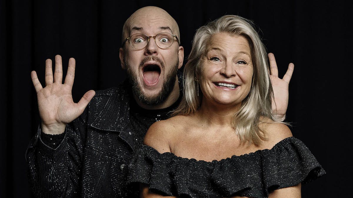 Mathias Helt og Signe Lindkvist er værter på TVPRISEN 2025.
