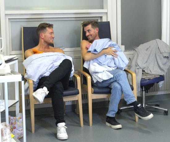 Morten Kjeldgaard og Frederik Haun med deres piger.