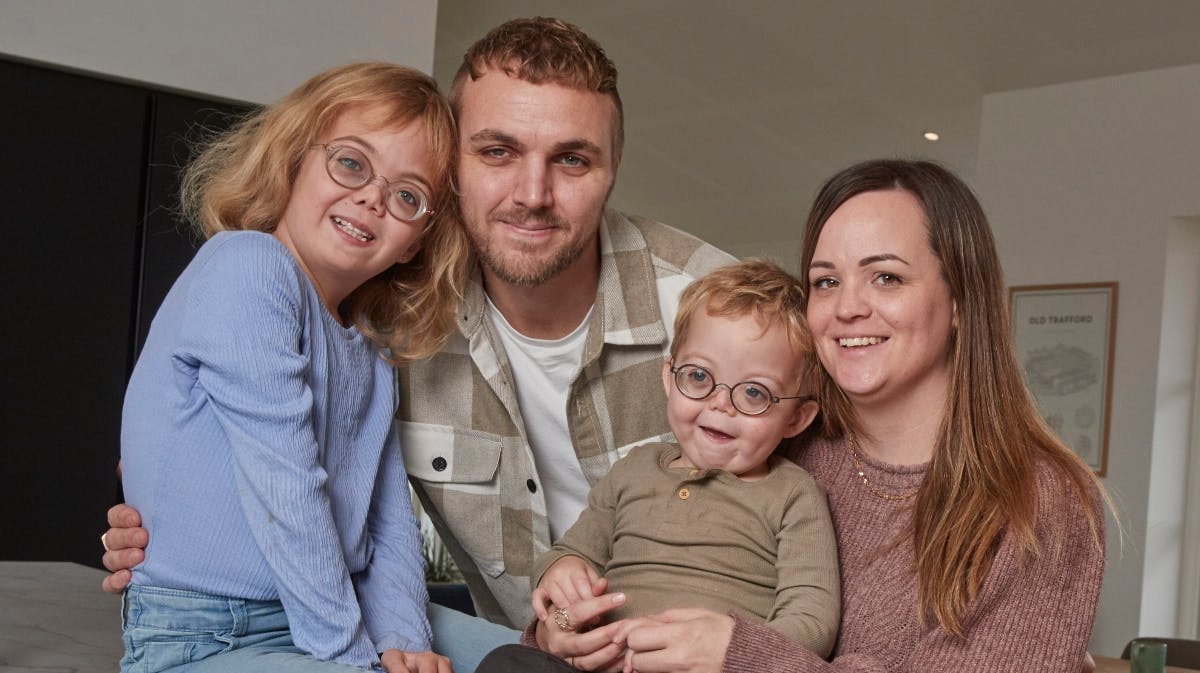 Nalina, far Kasper, Noor og mor Karina.