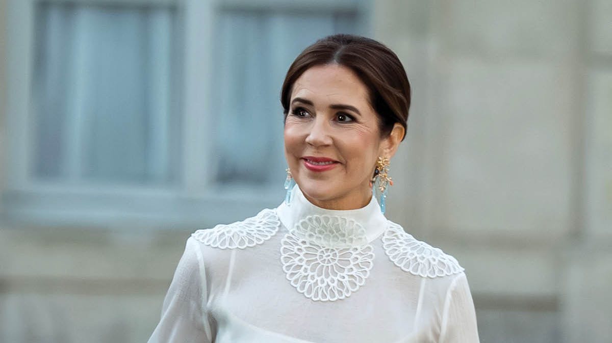 Dronning Mary på statsbesøg i Paris.