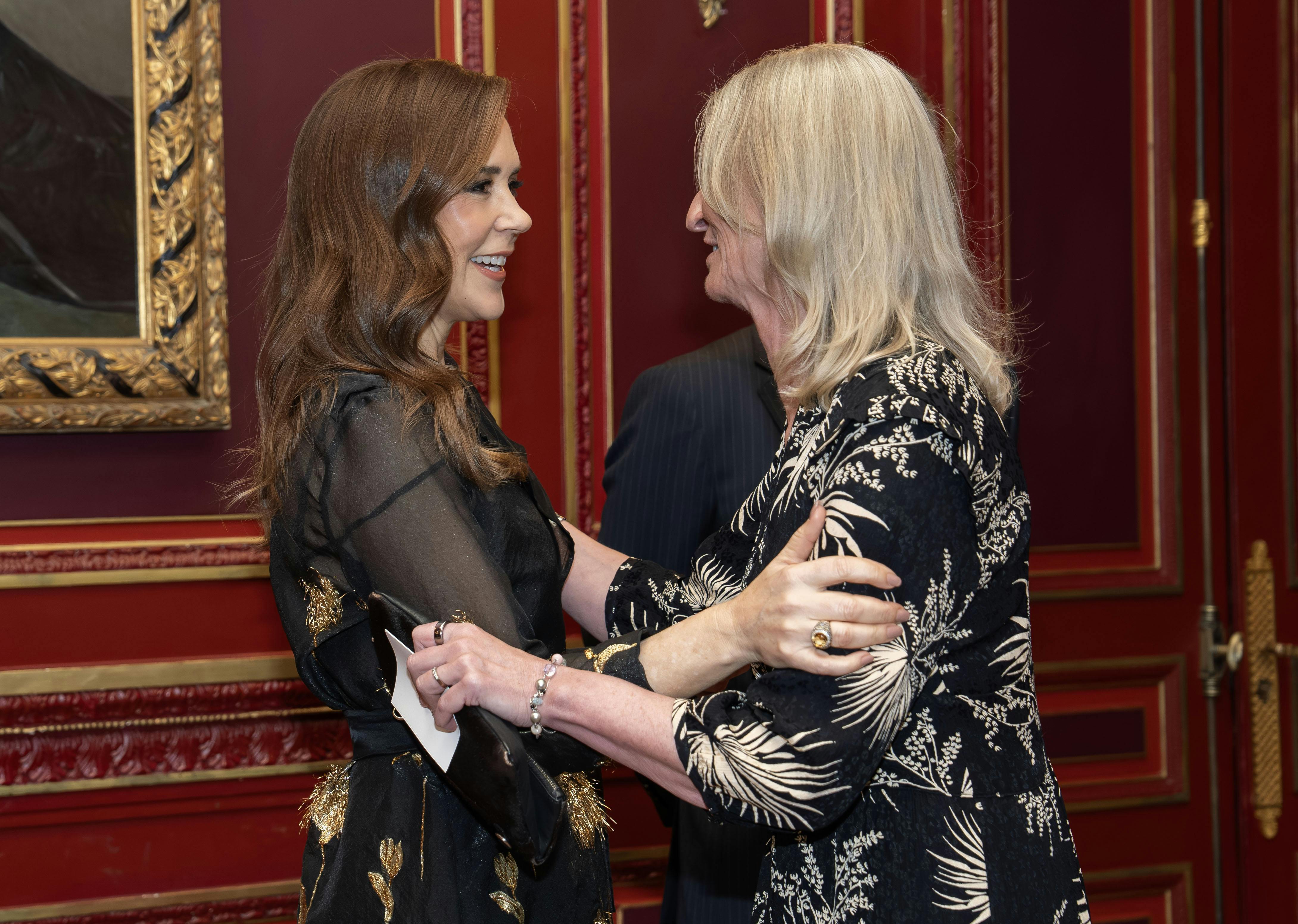 Dronning Mary og Helle Østergaard