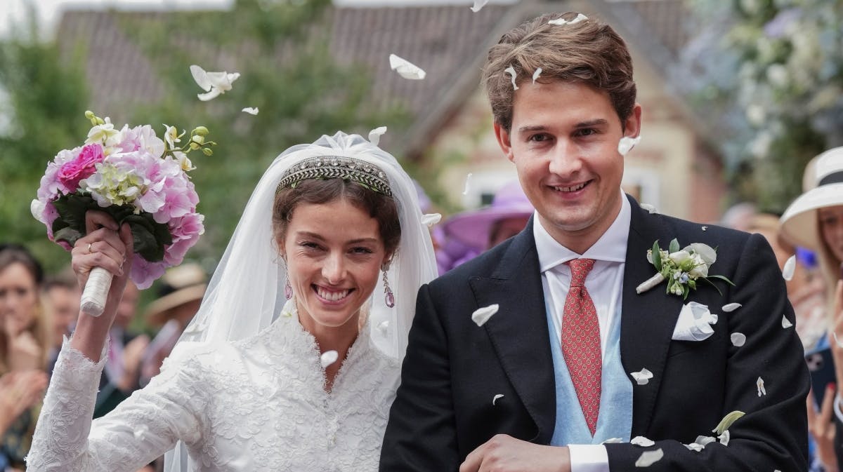 Michael Immanuel Jebsen og Donata von Behr lykkelige efter vielsen i 2023.
