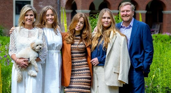 https://imgix.billedbladet.dk/2025-04-05/24159484738628-2717x3548ma-%281%29.jpg
