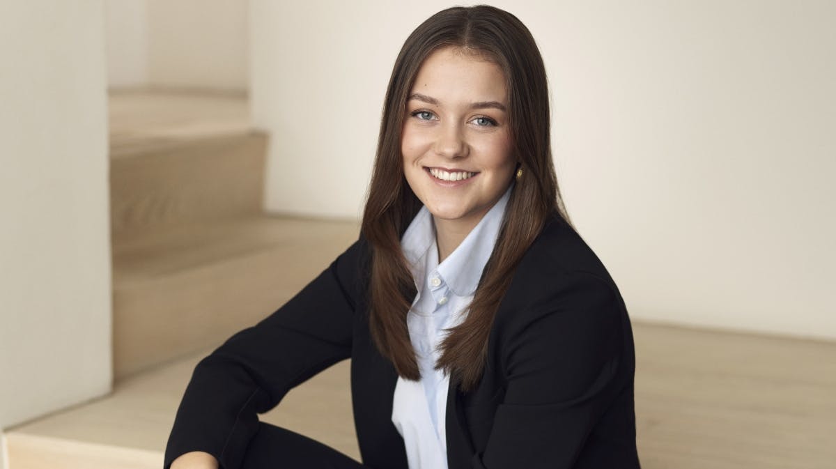 Prinsesse Isabella på et officielt portræt af kongehuset. 