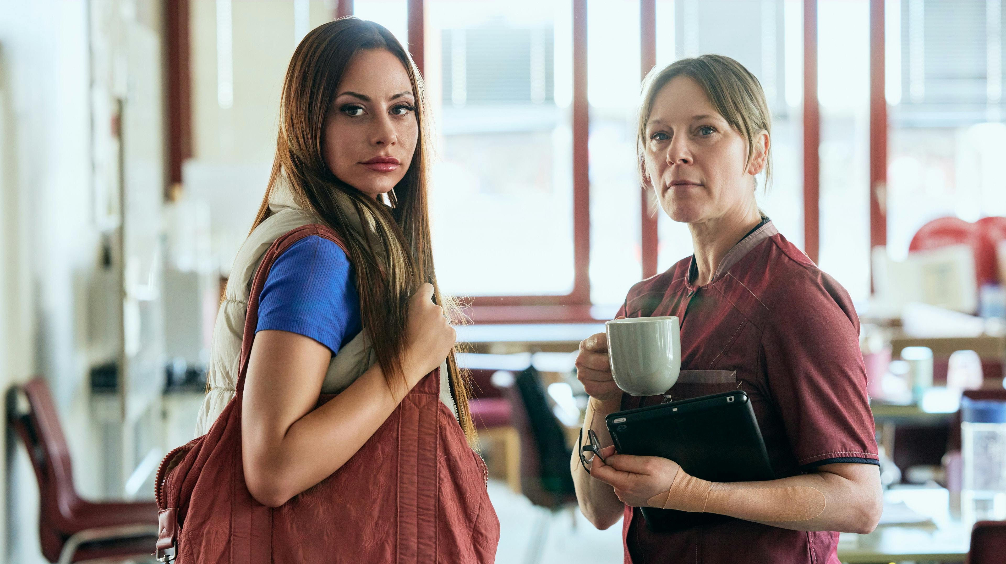 Tessa og Iben Hjejle i "Løgnen".