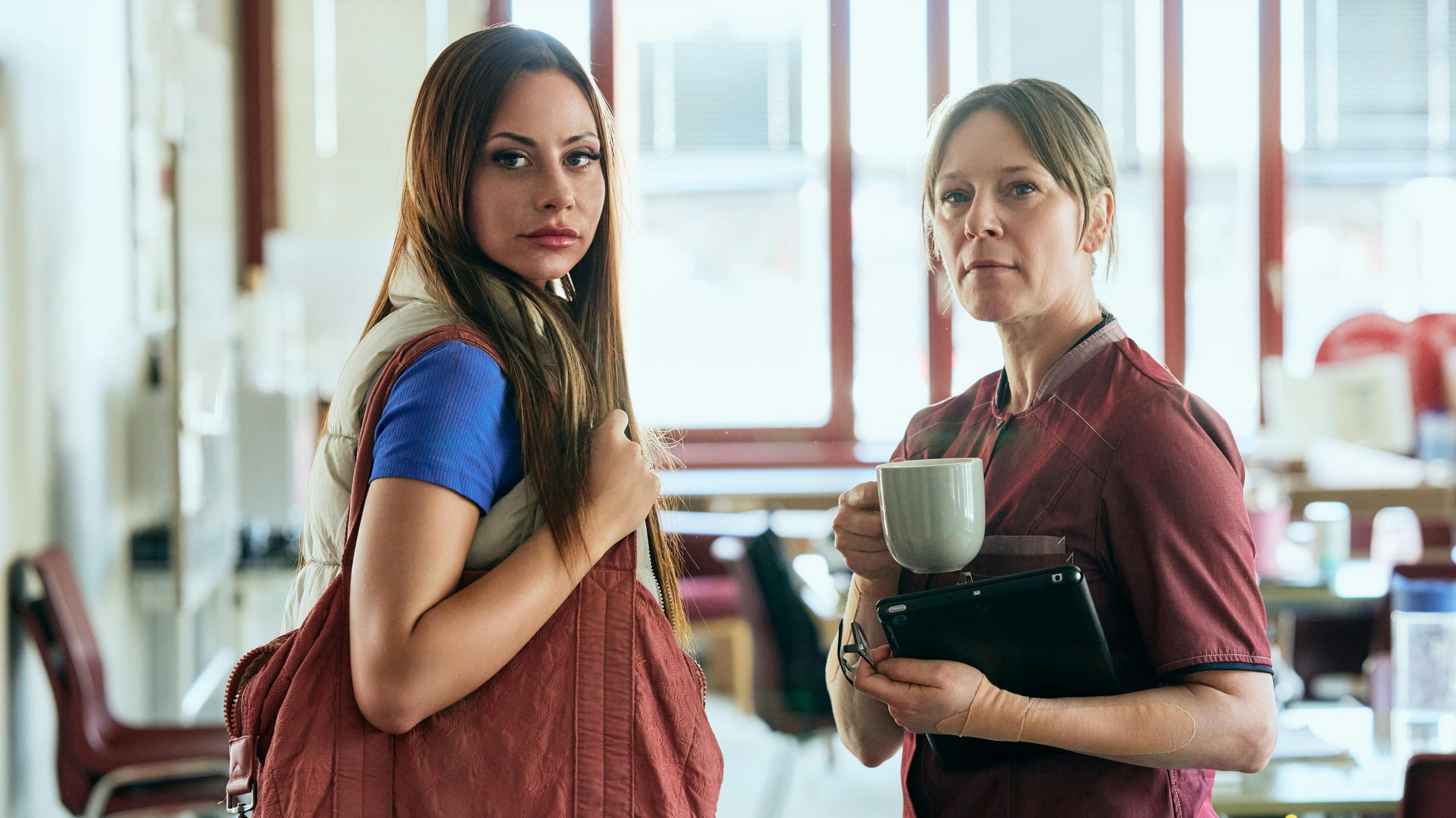 Tessa og Iben Hjejle i "Løgnen".