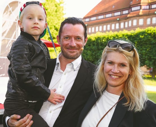 Anette Toftgaard og Jens Jacob Tychsen med sønnen Louis.