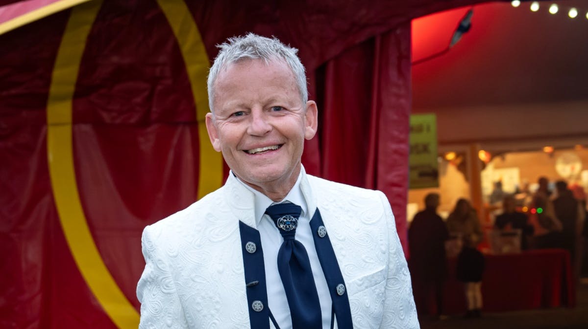  Bubber foran Cirkus Arena