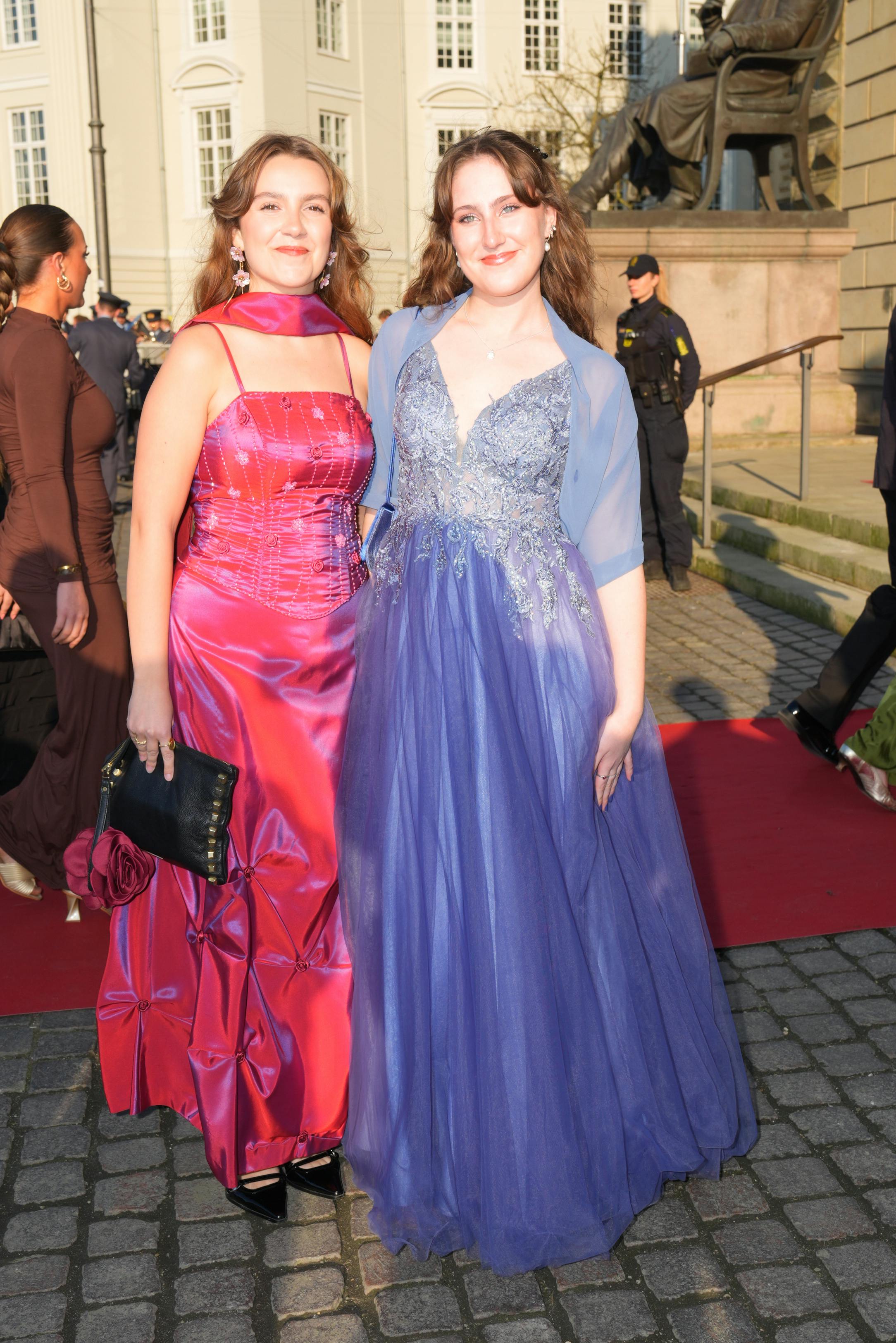 Prinsesse Josephines teater-venner Emilia og Celina.