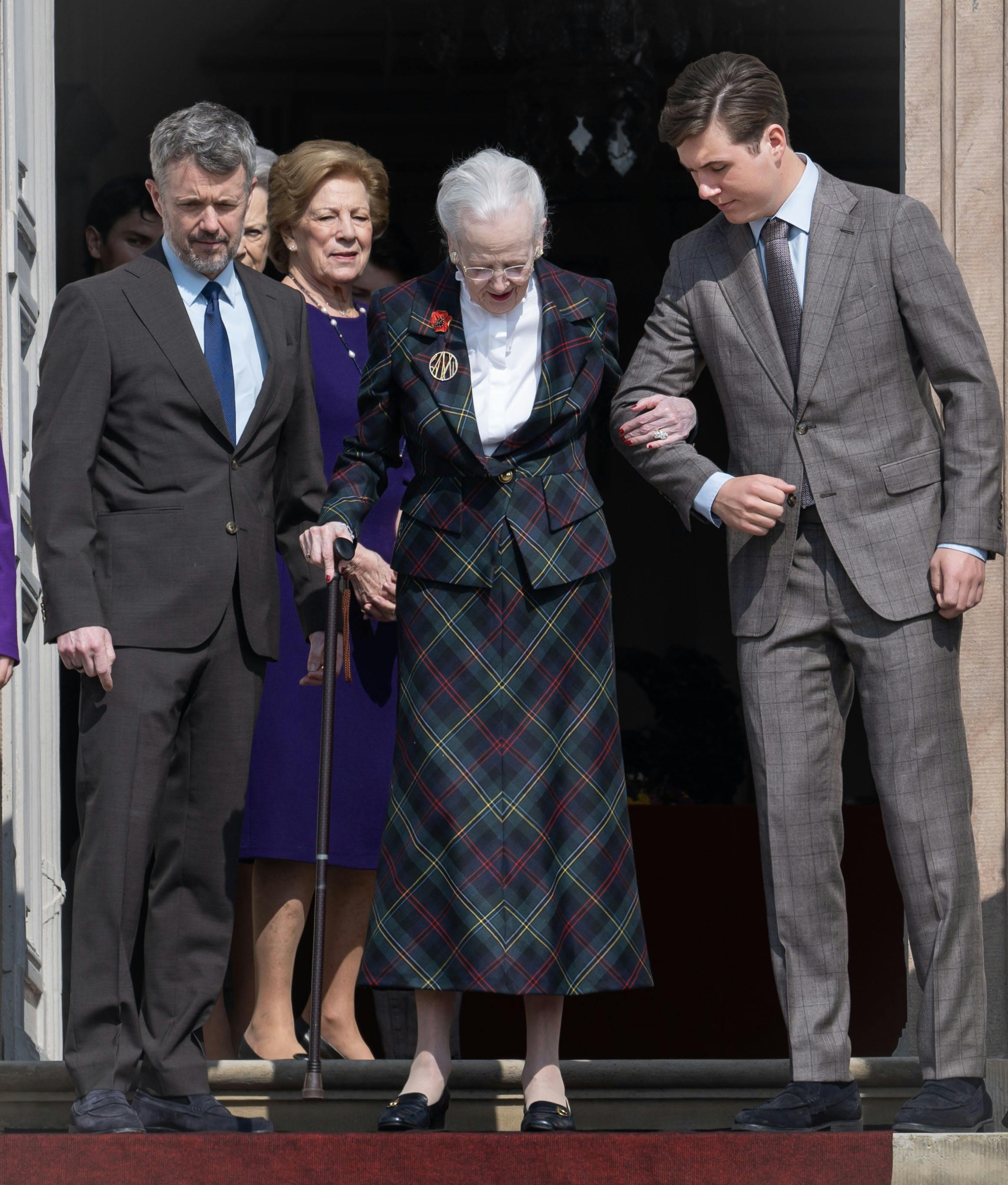Kongen, kronprinsen og dronning Margrethe