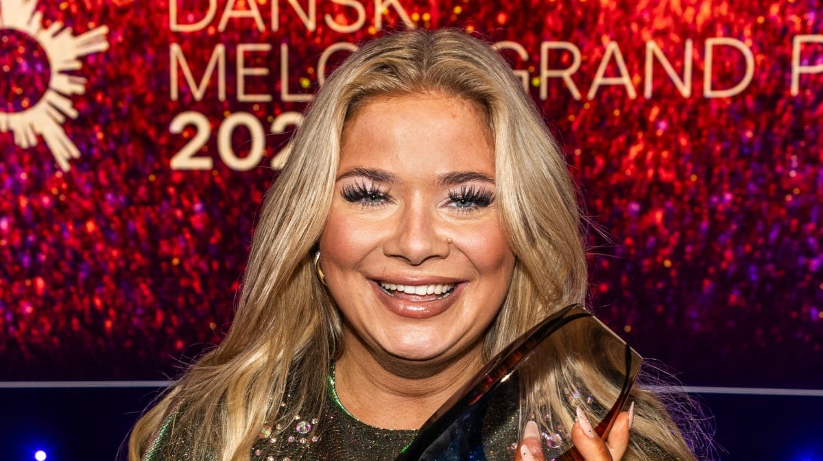 Sissal vandt det danske Melodi Grand Prix med sangen "Hallucinationen".