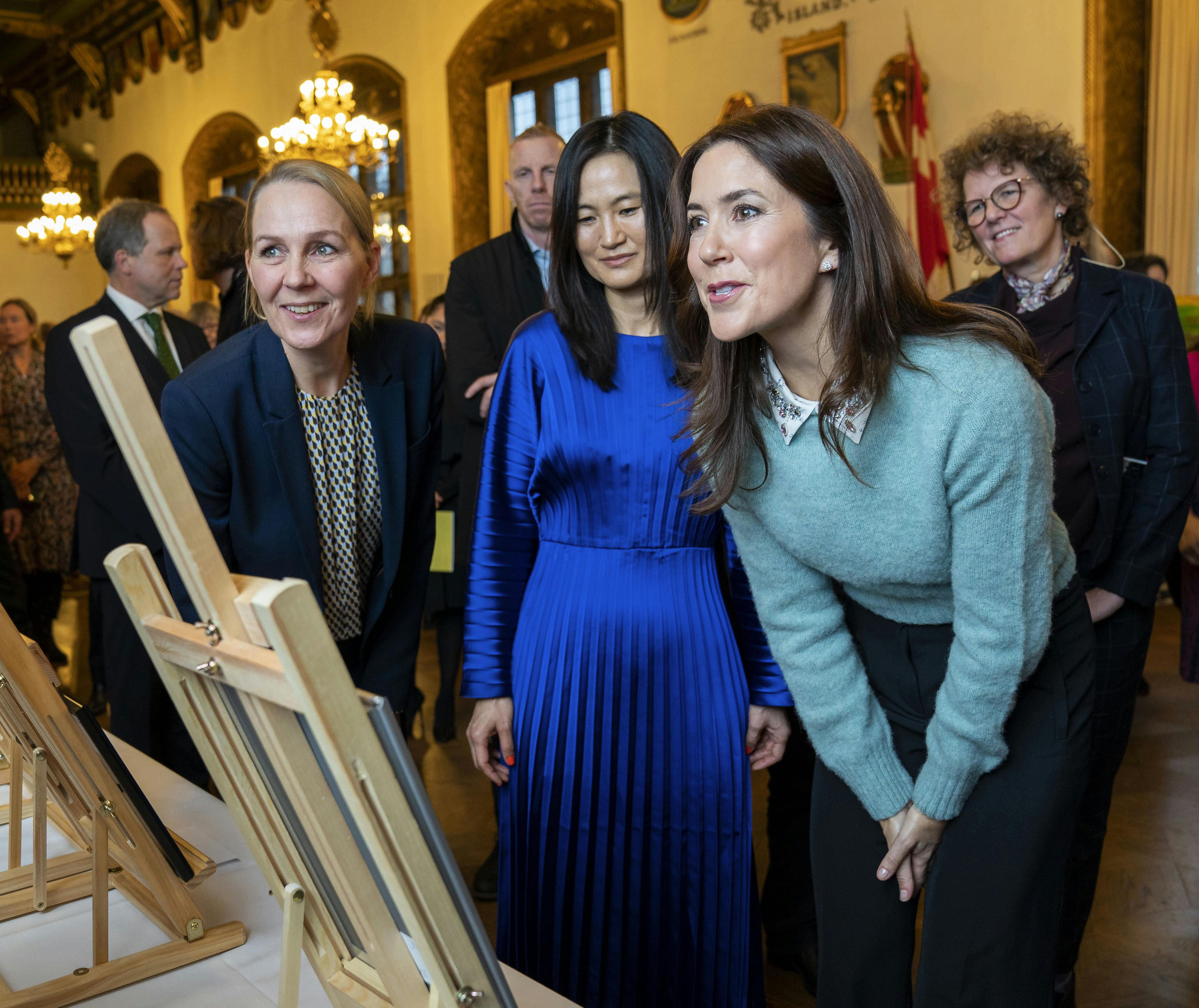 Nina Eg Hansen (tv.) og daværende kronprinsesse Mary i 2019.