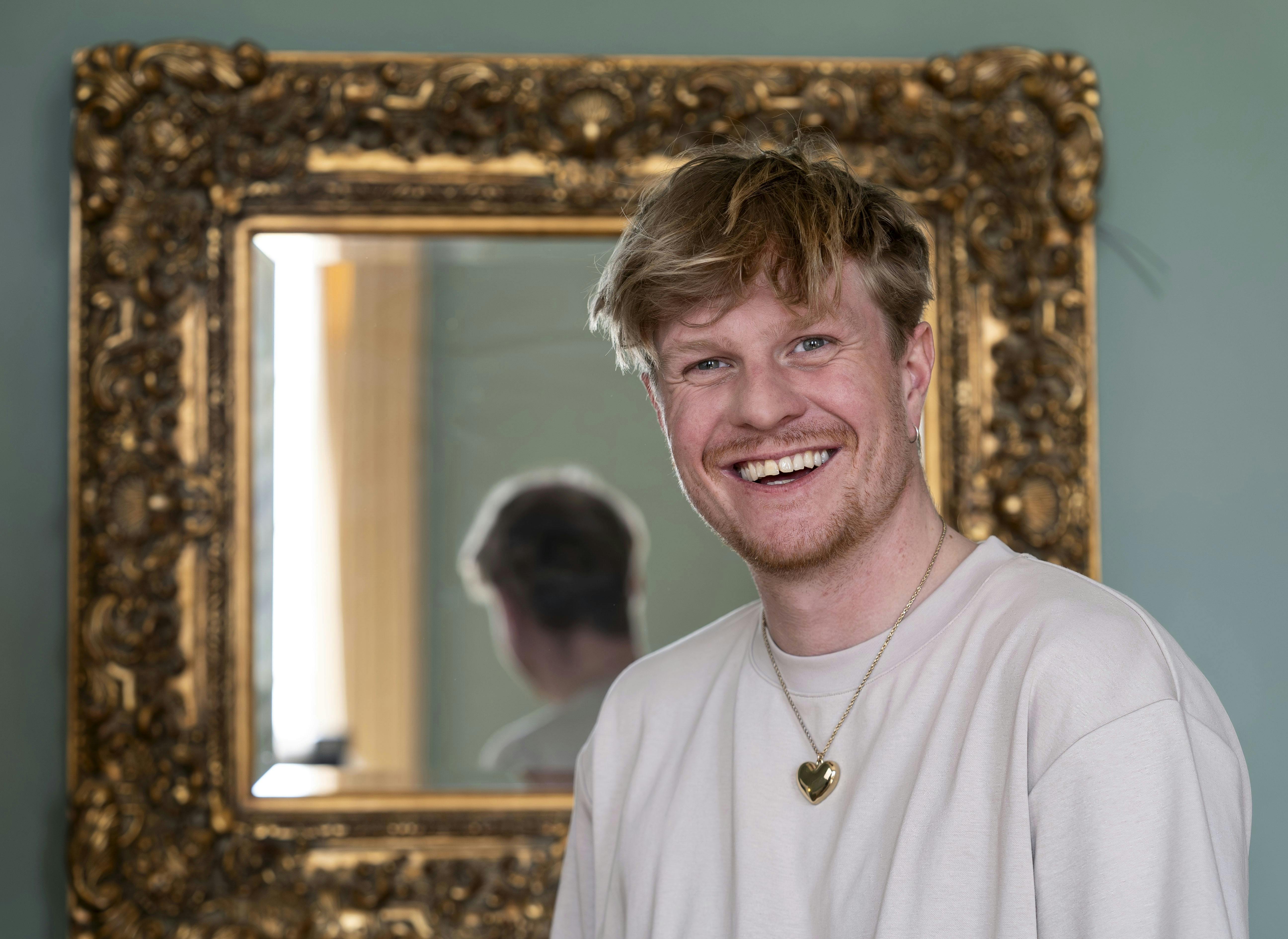 OPGAVE: Pressemøde på tredje sæson af 'Forræder' Victor Lander.STED: BernstorffslotJOURNALIST: Camilla Maria Johansen, Laura Dalgård Hansen, Sara Nørgaard og Simone KristensenFOTOGRAF: © Hanne Juul/ Aller Foto & VideoDATO: 20250408