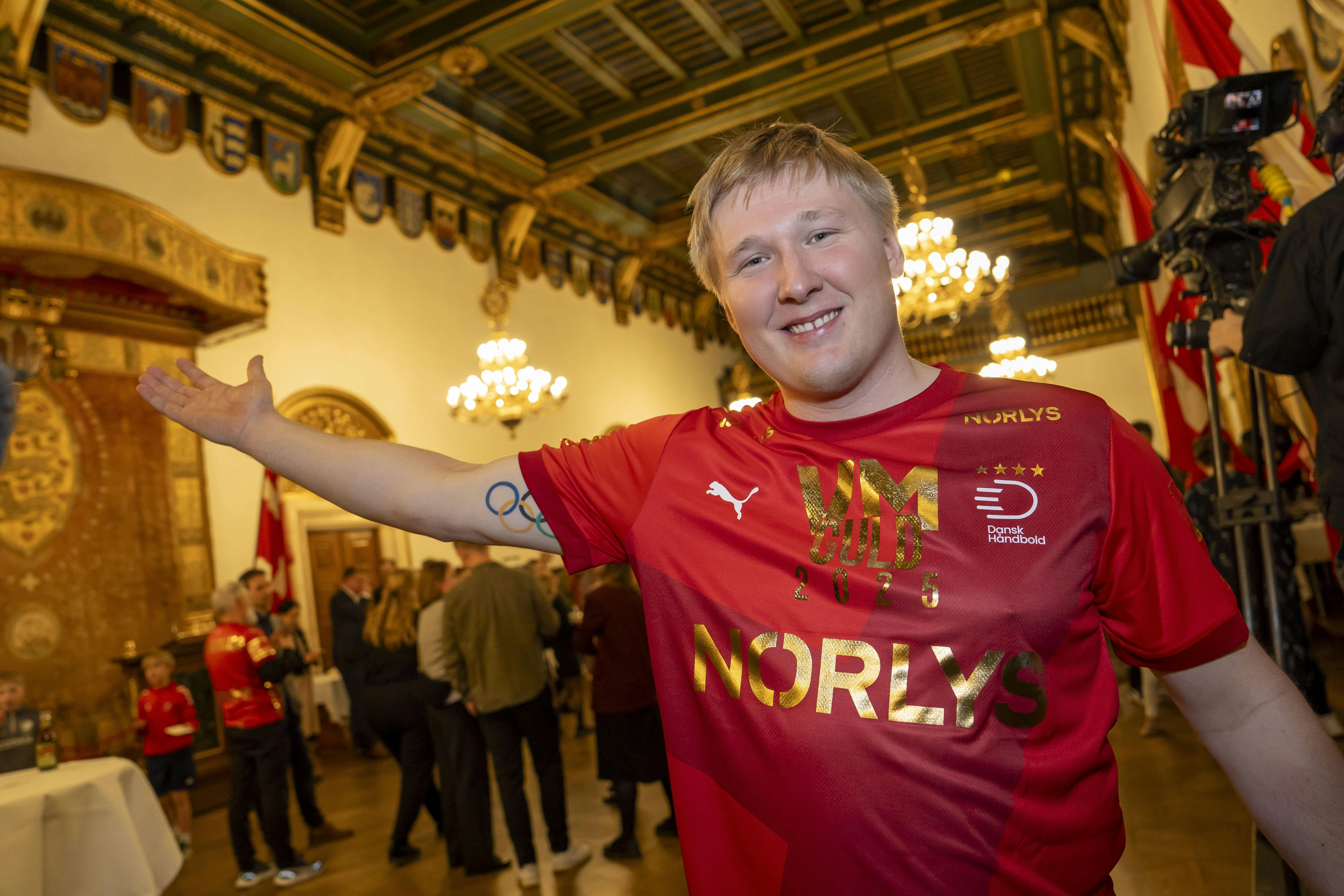 4 gange verdensmestreDanmarks håndboldherrer bliver hyldet på Københavns Rådhus Dato: 3.2.2025Sted: Københavns RådhusJournalist: Majken MunkFoto: Copyright : Martin Høien/Aller Media Danmark