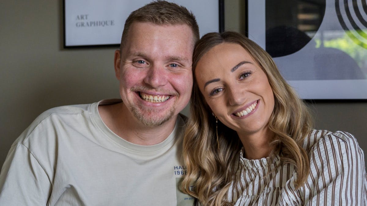 Mads og Nadia i "Kærlighed hvor kragerne vender"