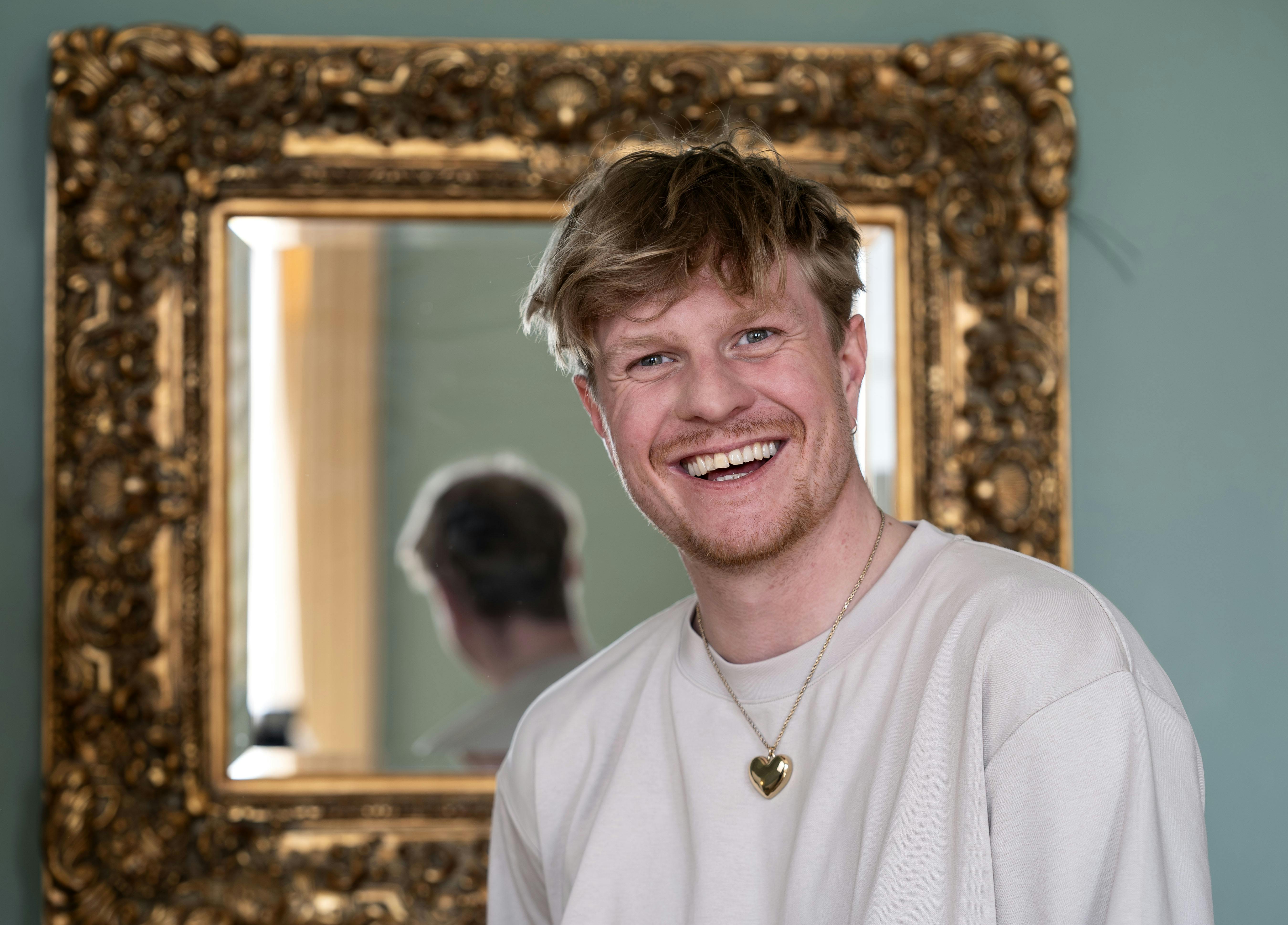 OPGAVE: Pressemøde på tredje sæson af 'Forræder' Victor Lander.STED: BernstorffslotJOURNALIST: Camilla Maria Johansen, Laura Dalgård Hansen, Sara Nørgaard og Simone KristensenFOTOGRAF: © Hanne Juul/ Aller Foto & VideoDATO: 20250408