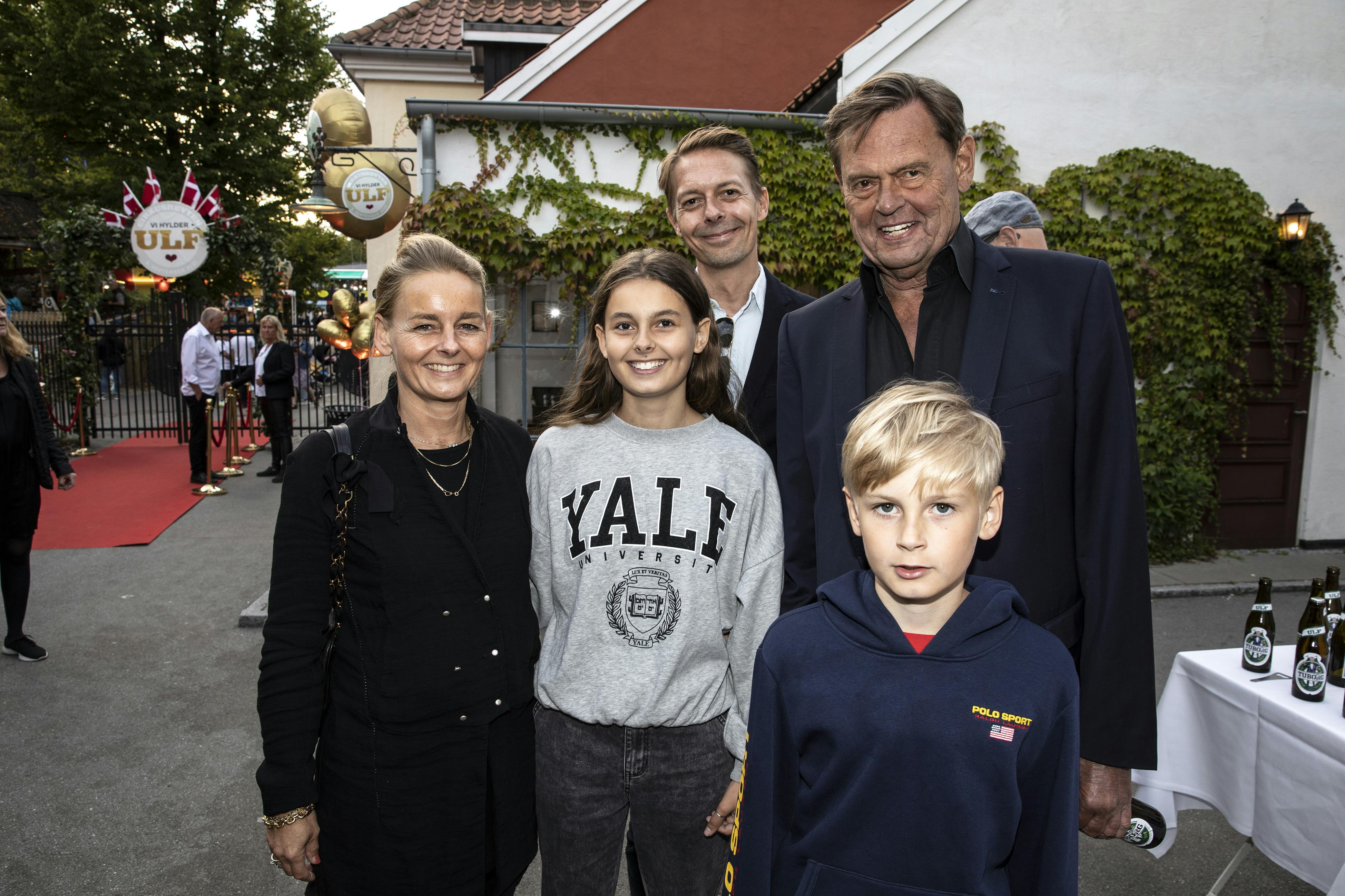 https://imgix.billedbladet.dk/2025-05-08/20210905-MR-Cirkusrevyen-001.jpg