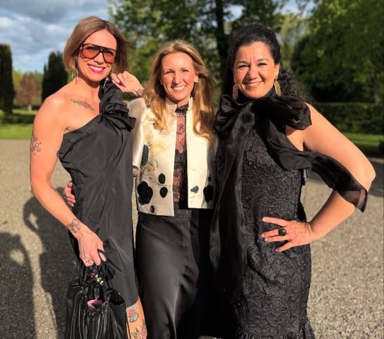 Lisbeth Østergaard, Dea Kudibal og Simi Jan.