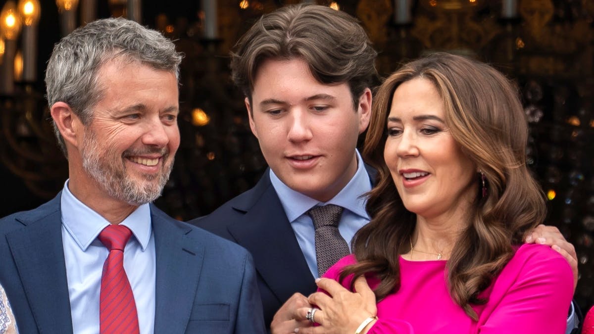 Kong Frederik, kronprins Christian og dronning Mary.&nbsp;