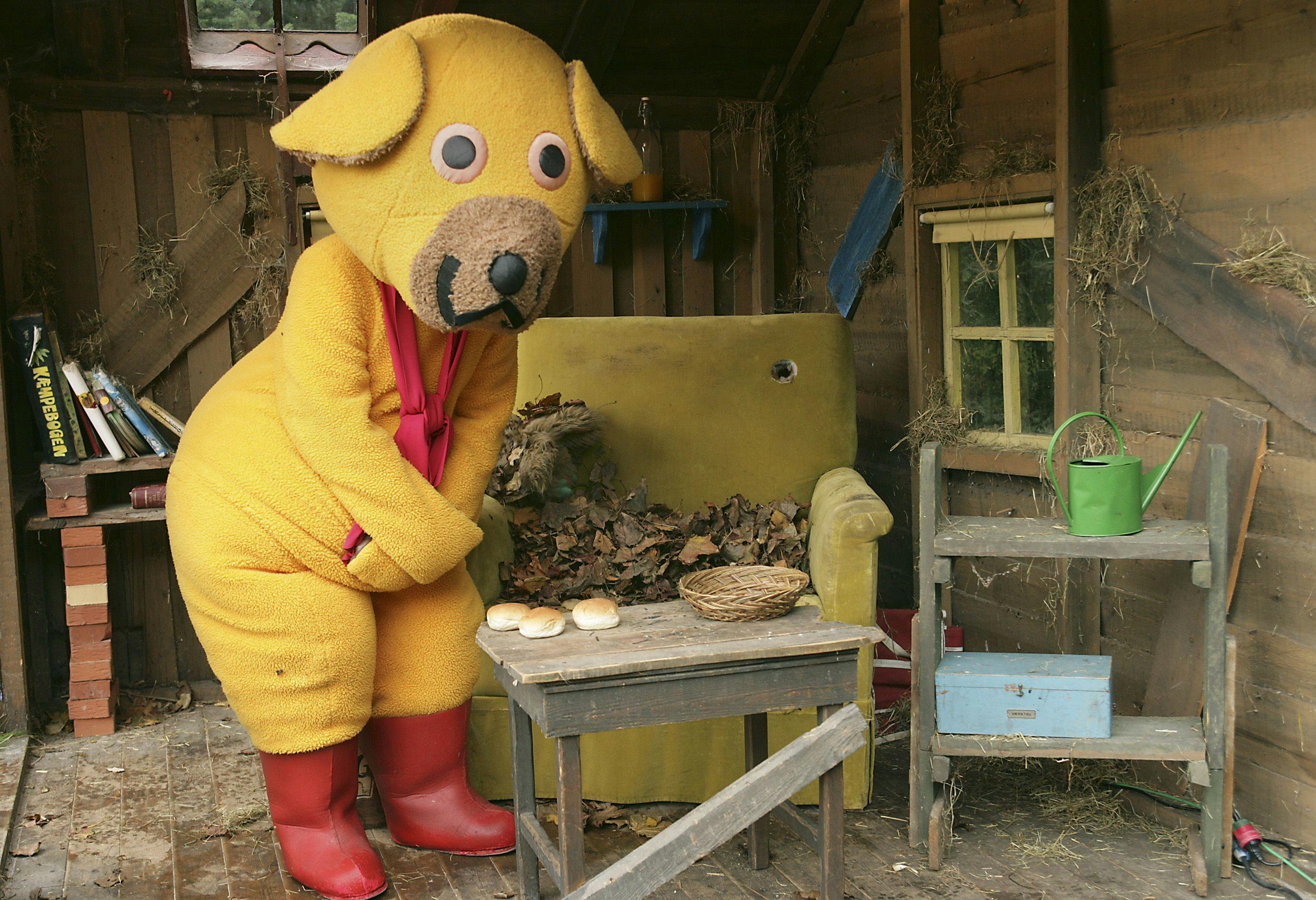 På DRTV kan du se flere afsnit af "Bamses Billedbog".