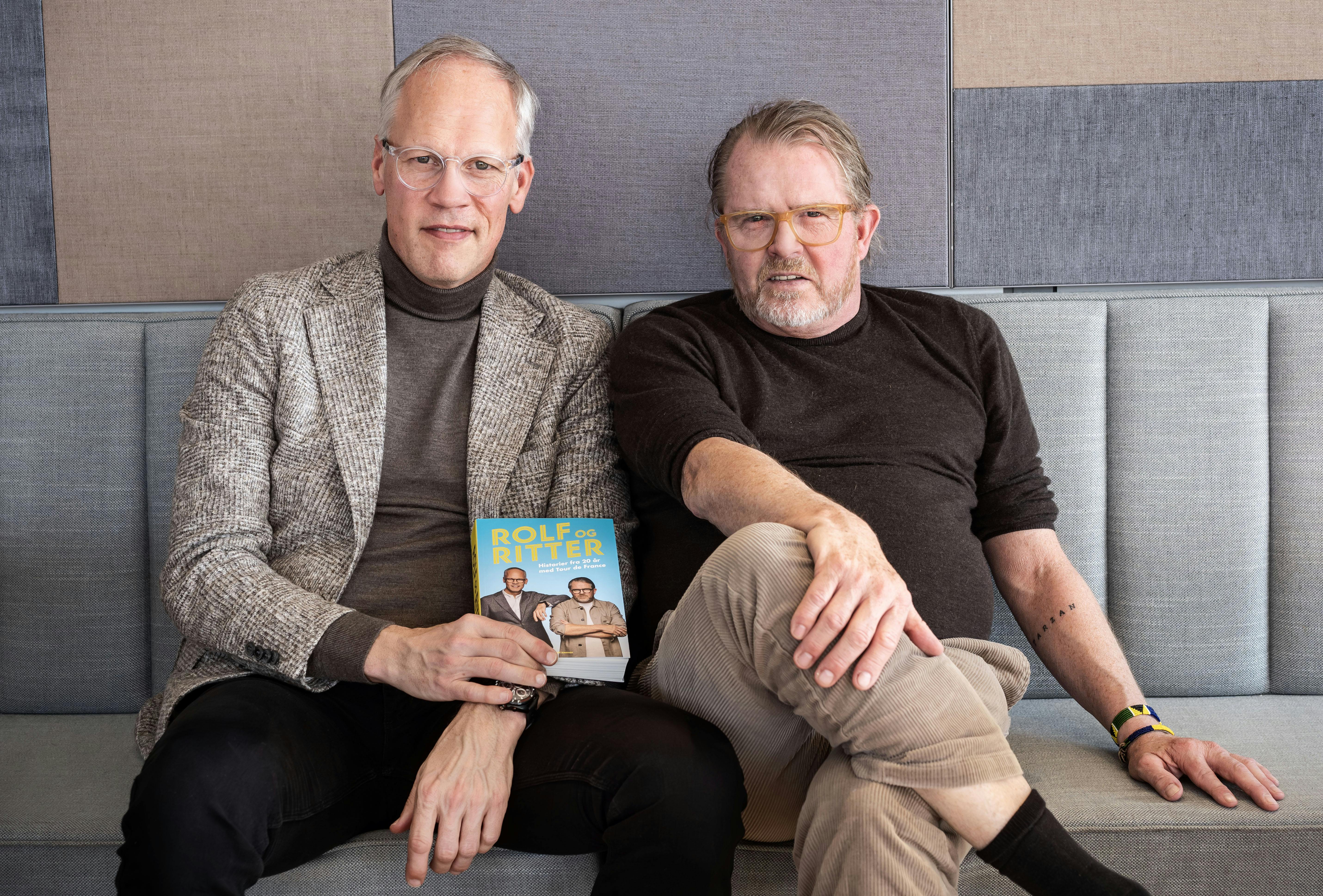 OPGAVE:   Interview med Dennis Ritter og Rolf Sørensen om deres nye bog samt deres venskabSTED: VognmagergadeJOURNALIST: Majken MunkFOTOGRAF: © Hanne Juul/ Aller Foto & VideoDATO: 20250324