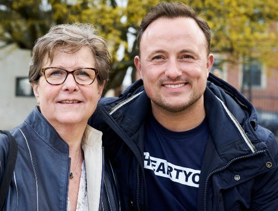 Thomas Evers Poulsen med sin mor Jonna.