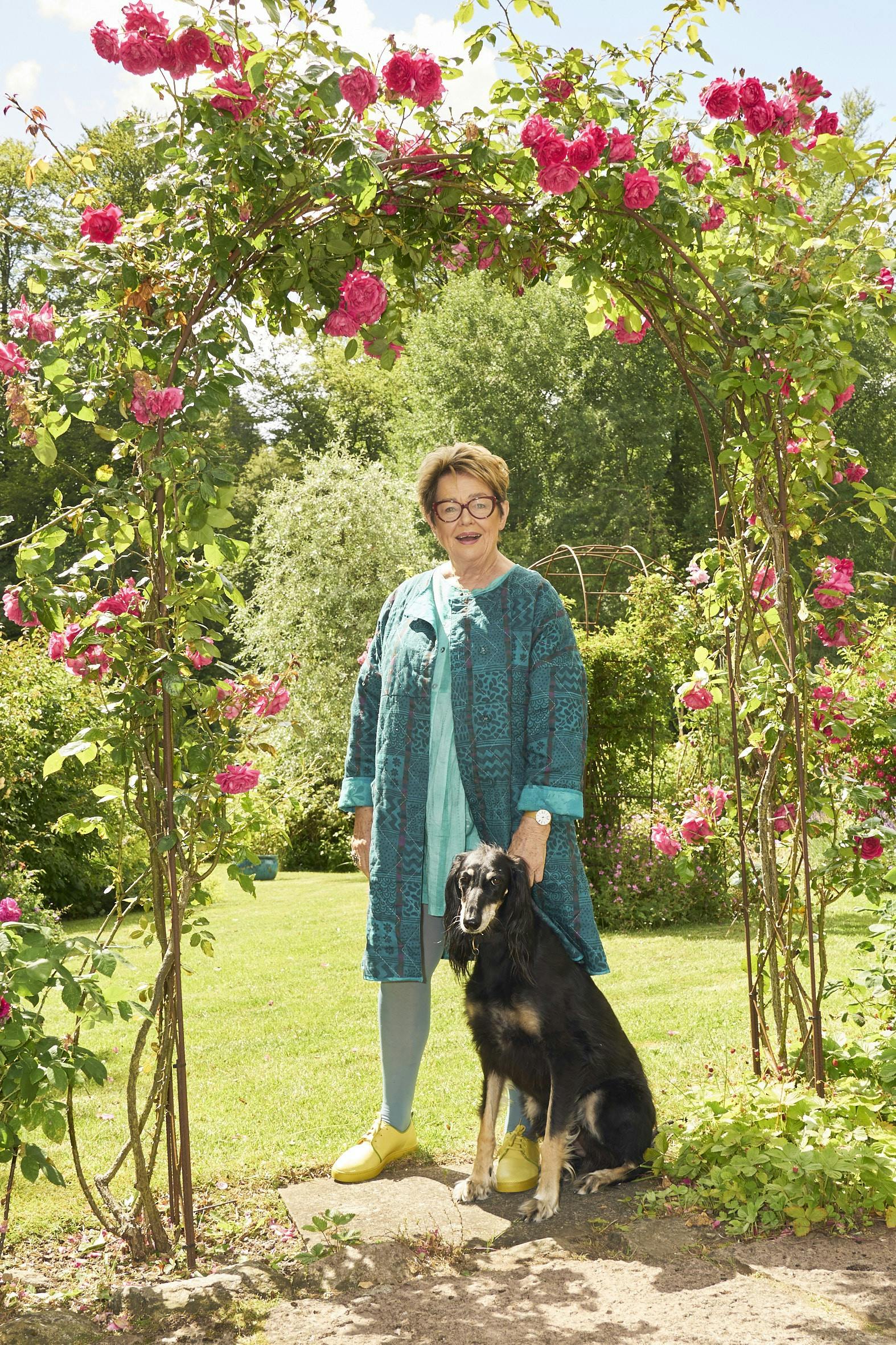 Ghita Nørby med Aki.